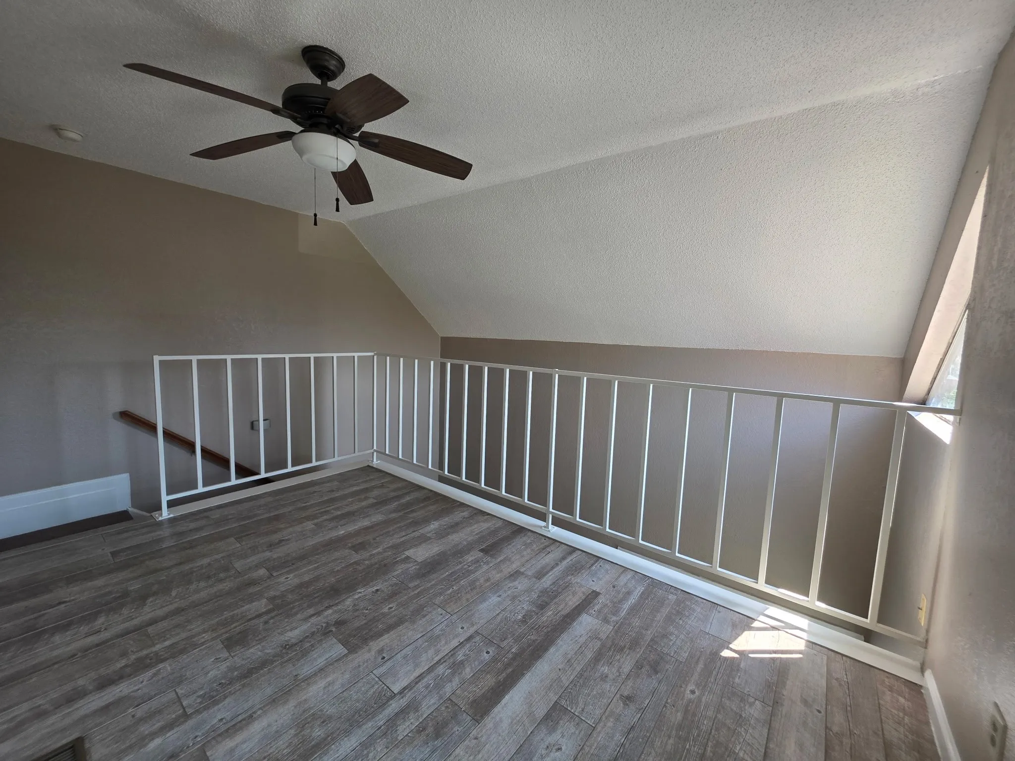 Condominium For Sale in Tarrant County , 2301 Balsam Drive M202, Arlington, Texas 76006, 1 Bedroom, 1 Bathroom, Garage spaces, 774 Sqft, built in 1983, Price $95,000, mls#21364022, Real Estate Agent in Arlington, Homes For Sale in Tarrant county, Homes For Sale in Arlington, Realtor in Arlington Texas, Real Estate Brokerage Independent Realty Texas, Luminita Cordes Realtor