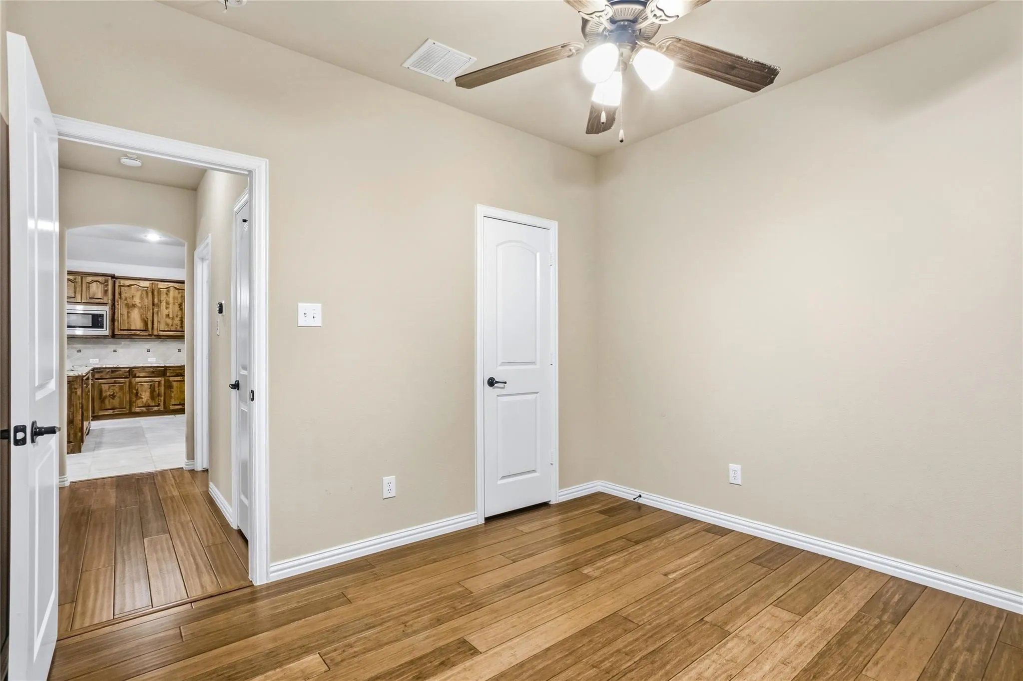 Single Family Residence For Sale in Collin County , 10816 Sexton Drive, Mc Kinney, Texas 75072, 4 Bedroom, 3 Bathroom, 2 Garage spaces, 2,253 Sqft, built in 2013, mls#21365068, Real Estate Agent in Mc Kinney, Homes For Sale in Collin county, Homes For Sale in Mc Kinney, Realtor in Mc Kinney Texas, Real Estate Brokerage Independent Realty Texas, Luminita Cordes Realtor