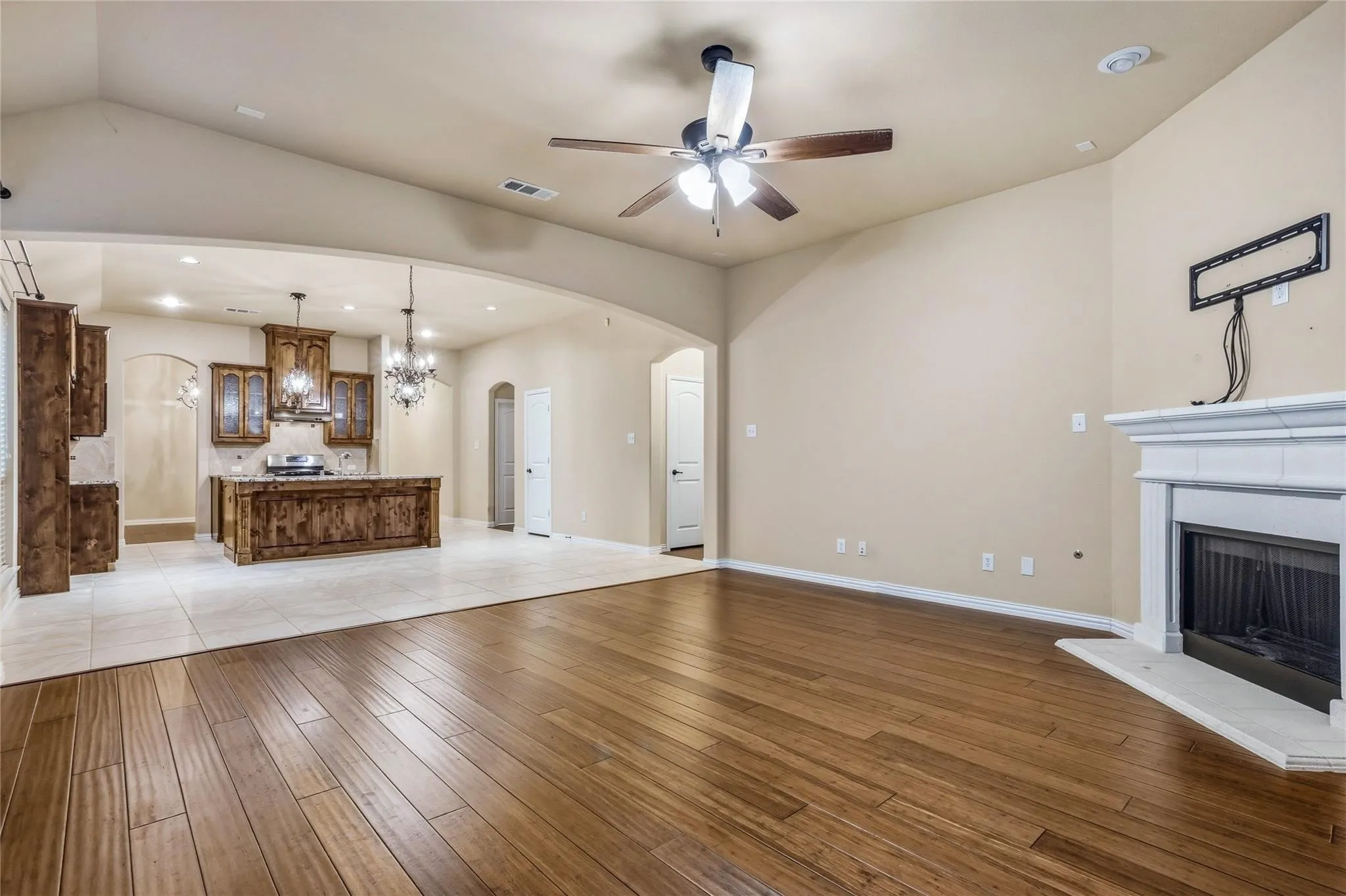 Single Family Residence For Sale in Collin County , 10816 Sexton Drive, Mc Kinney, Texas 75072, 4 Bedroom, 3 Bathroom, 2 Garage spaces, 2,253 Sqft, built in 2013, mls#21365068, Real Estate Agent in Mc Kinney, Homes For Sale in Collin county, Homes For Sale in Mc Kinney, Realtor in Mc Kinney Texas, Real Estate Brokerage Independent Realty Texas, Luminita Cordes Realtor