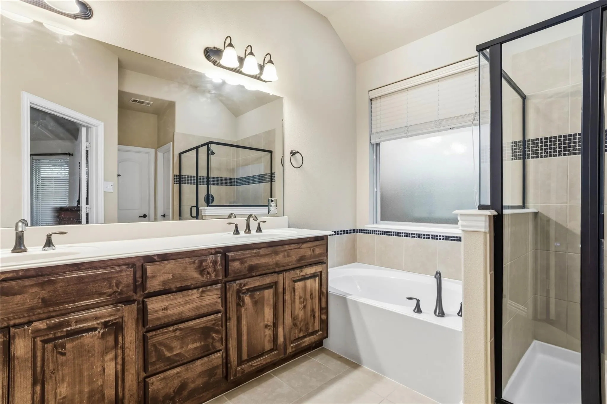 Single Family Residence For Sale in Collin County , 10816 Sexton Drive, Mc Kinney, Texas 75072, 4 Bedroom, 3 Bathroom, 2 Garage spaces, 2,253 Sqft, built in 2013, mls#21365068, Real Estate Agent in Mc Kinney, Homes For Sale in Collin county, Homes For Sale in Mc Kinney, Realtor in Mc Kinney Texas, Real Estate Brokerage Independent Realty Texas, Luminita Cordes Realtor
