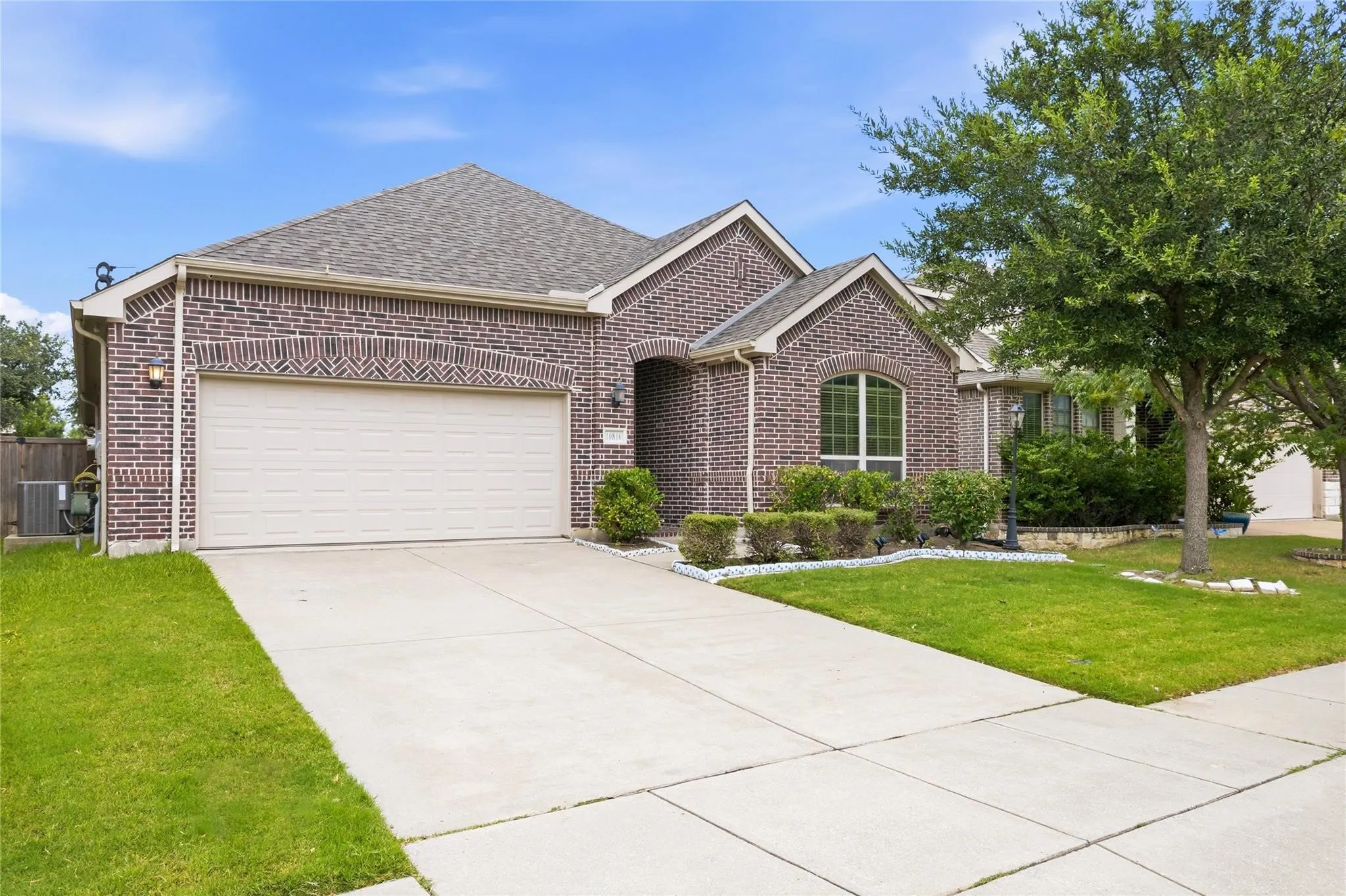 Single Family Residence For Sale in Collin County , 10816 Sexton Drive, Mc Kinney, Texas 75072, 4 Bedroom, 3 Bathroom, 2 Garage spaces, 2,253 Sqft, built in 2013, mls#21365068, Real Estate Agent in Mc Kinney, Homes For Sale in Collin county, Homes For Sale in Mc Kinney, Realtor in Mc Kinney Texas, Real Estate Brokerage Independent Realty Texas, Luminita Cordes Realtor