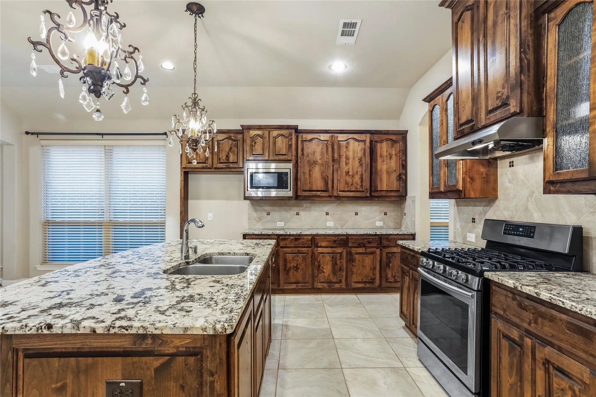 Single Family Residence For Sale in Collin County , 10816 Sexton Drive, Mc Kinney, Texas 75072, 4 Bedroom, 3 Bathroom, 2 Garage spaces, 2,253 Sqft, built in 2013, mls#21365068, Real Estate Agent in Mc Kinney, Homes For Sale in Collin county, Homes For Sale in Mc Kinney, Realtor in Mc Kinney Texas, Real Estate Brokerage Independent Realty Texas, Luminita Cordes Realtor