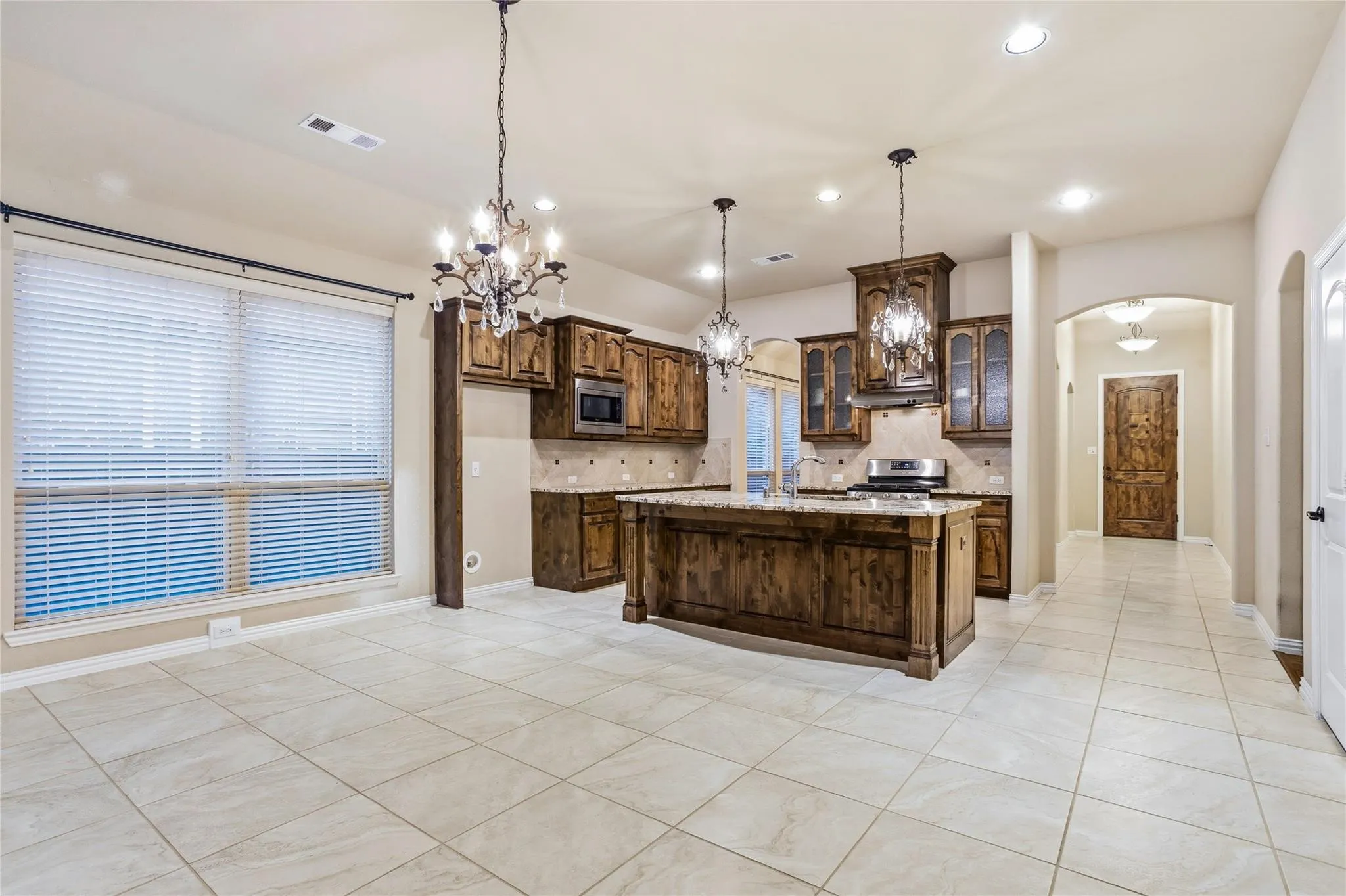 Single Family Residence For Sale in Collin County , 10816 Sexton Drive, Mc Kinney, Texas 75072, 4 Bedroom, 3 Bathroom, 2 Garage spaces, 2,253 Sqft, built in 2013, mls#21365068, Real Estate Agent in Mc Kinney, Homes For Sale in Collin county, Homes For Sale in Mc Kinney, Realtor in Mc Kinney Texas, Real Estate Brokerage Independent Realty Texas, Luminita Cordes Realtor