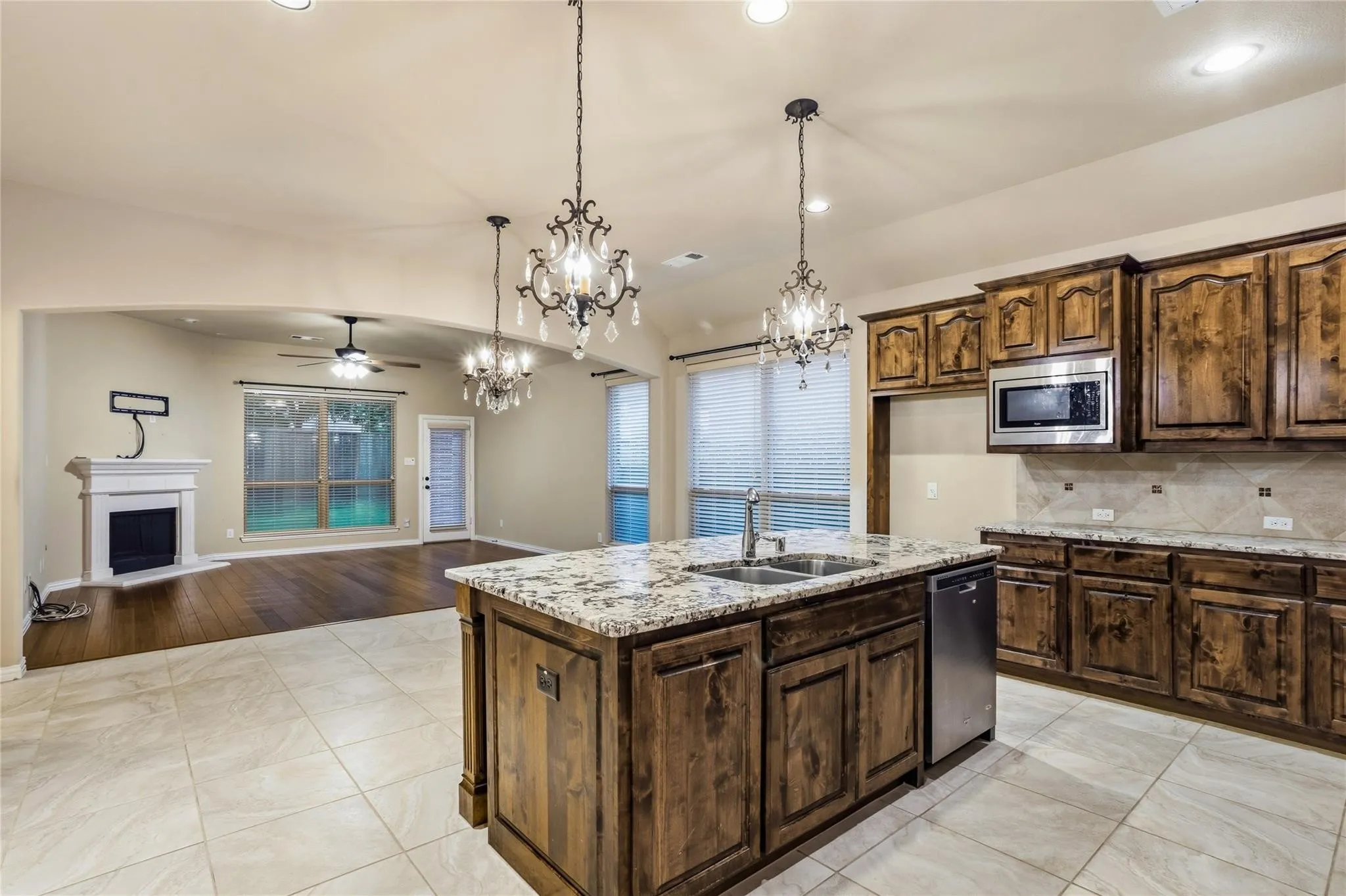 Single Family Residence For Sale in Collin County , 10816 Sexton Drive, Mc Kinney, Texas 75072, 4 Bedroom, 3 Bathroom, 2 Garage spaces, 2,253 Sqft, built in 2013, mls#21365068, Real Estate Agent in Mc Kinney, Homes For Sale in Collin county, Homes For Sale in Mc Kinney, Realtor in Mc Kinney Texas, Real Estate Brokerage Independent Realty Texas, Luminita Cordes Realtor