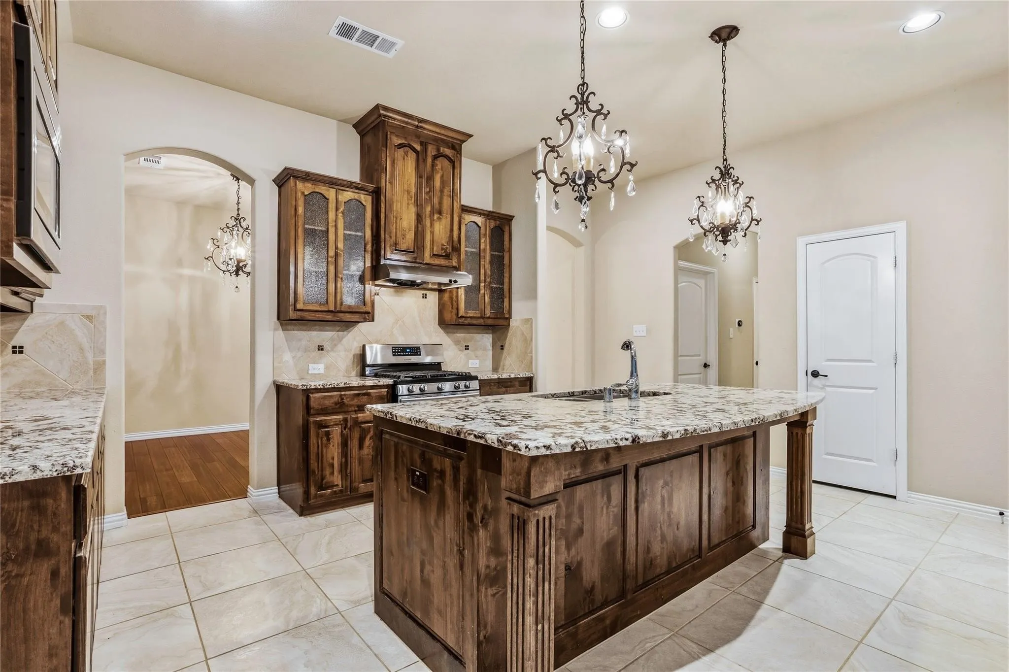 Single Family Residence For Sale in Collin County , 10816 Sexton Drive, Mc Kinney, Texas 75072, 4 Bedroom, 3 Bathroom, 2 Garage spaces, 2,253 Sqft, built in 2013, mls#21365068, Real Estate Agent in Mc Kinney, Homes For Sale in Collin county, Homes For Sale in Mc Kinney, Realtor in Mc Kinney Texas, Real Estate Brokerage Independent Realty Texas, Luminita Cordes Realtor