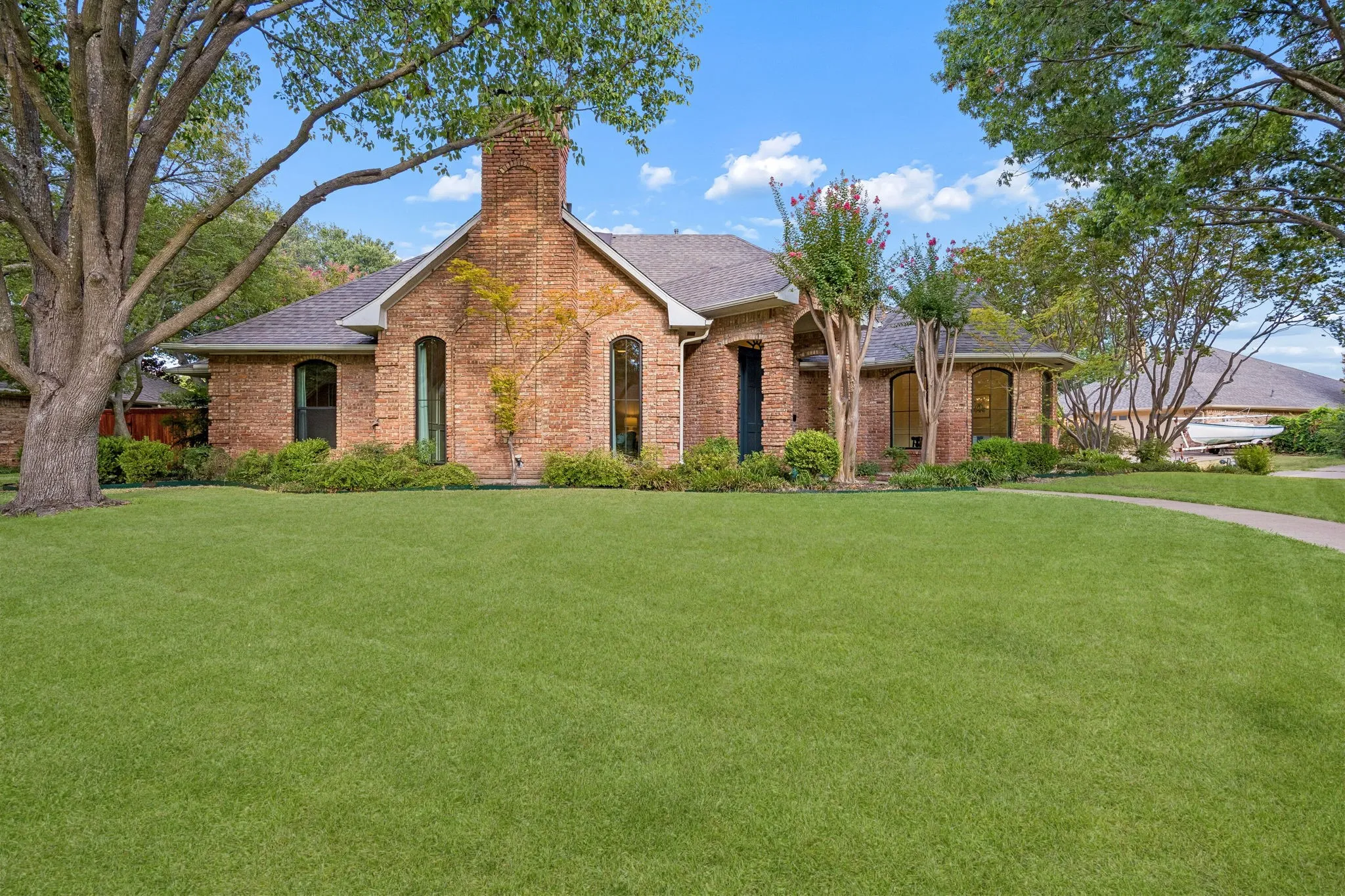 Single Family Residence For Sale in Dallas County , 2112 Brandeis Drive, Richardson, Texas 75082, 4 Bedroom, 3 Bathroom, 3 Garage spaces, 3,187 Sqft, built in 1983, mls#21356775, Real Estate Agent in Richardson, Homes For Sale in Dallas county, Homes For Sale in Richardson, Realtor in Richardson Texas, Real Estate Brokerage Independent Realty Texas, Luminita Cordes Realtor