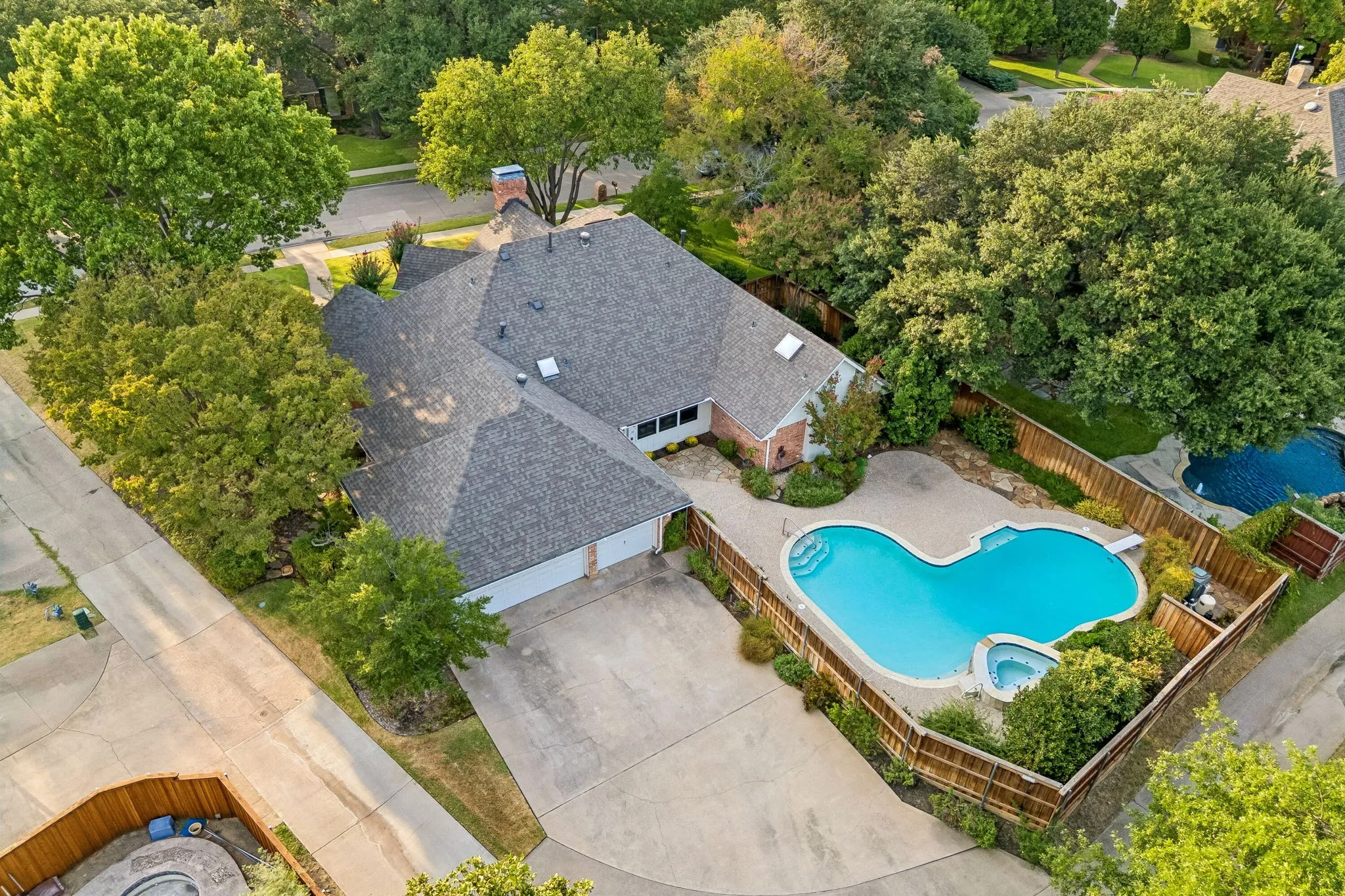 Single Family Residence For Sale in Dallas County , 2112 Brandeis Drive, Richardson, Texas 75082, 4 Bedroom, 3 Bathroom, 3 Garage spaces, 3,187 Sqft, built in 1983, mls#21356775, Real Estate Agent in Richardson, Homes For Sale in Dallas county, Homes For Sale in Richardson, Realtor in Richardson Texas, Real Estate Brokerage Independent Realty Texas, Luminita Cordes Realtor