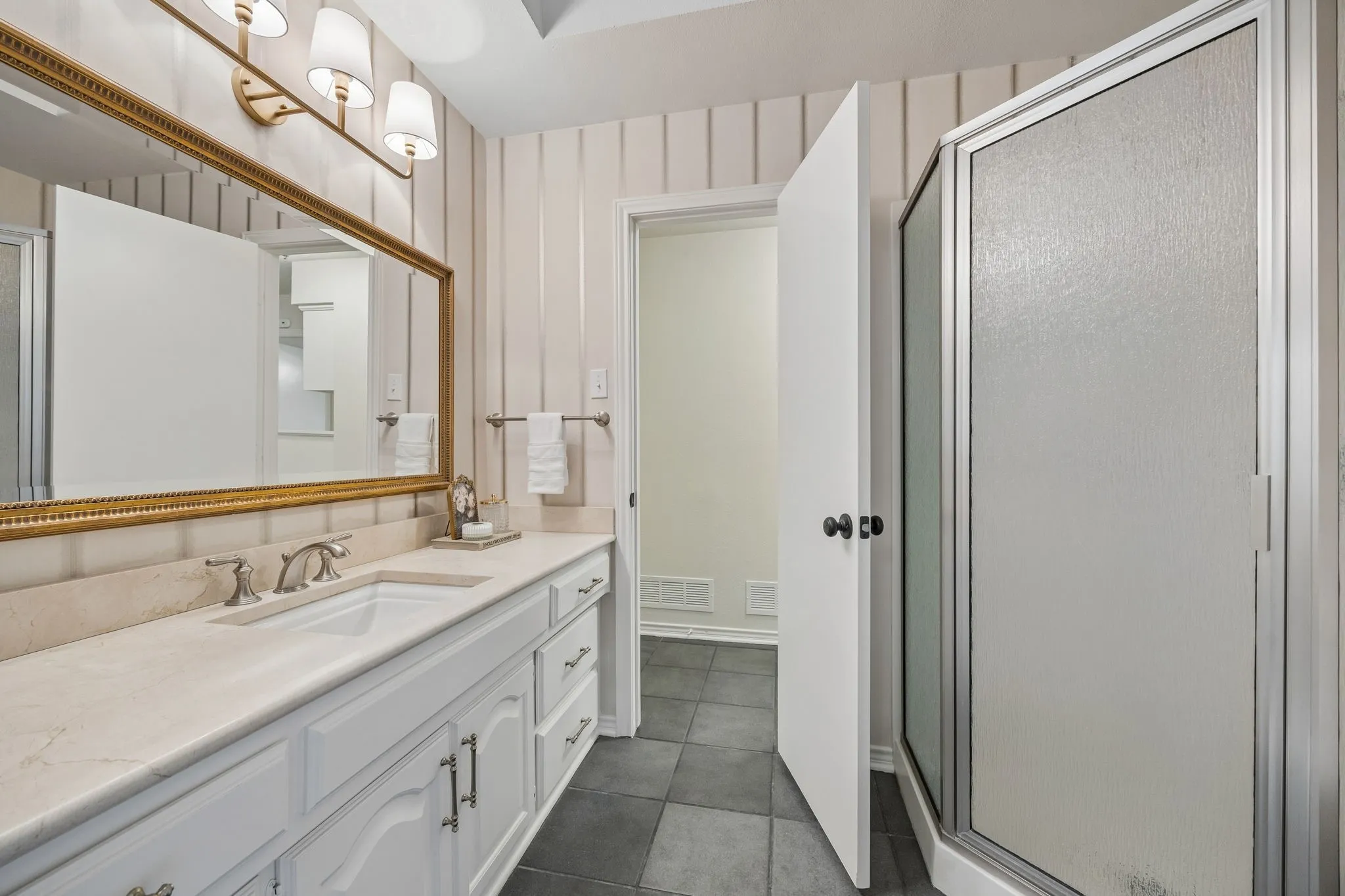 Single Family Residence For Sale in Dallas County , 2112 Brandeis Drive, Richardson, Texas 75082, 4 Bedroom, 3 Bathroom, 3 Garage spaces, 3,187 Sqft, built in 1983, mls#21356775, Real Estate Agent in Richardson, Homes For Sale in Dallas county, Homes For Sale in Richardson, Realtor in Richardson Texas, Real Estate Brokerage Independent Realty Texas, Luminita Cordes Realtor