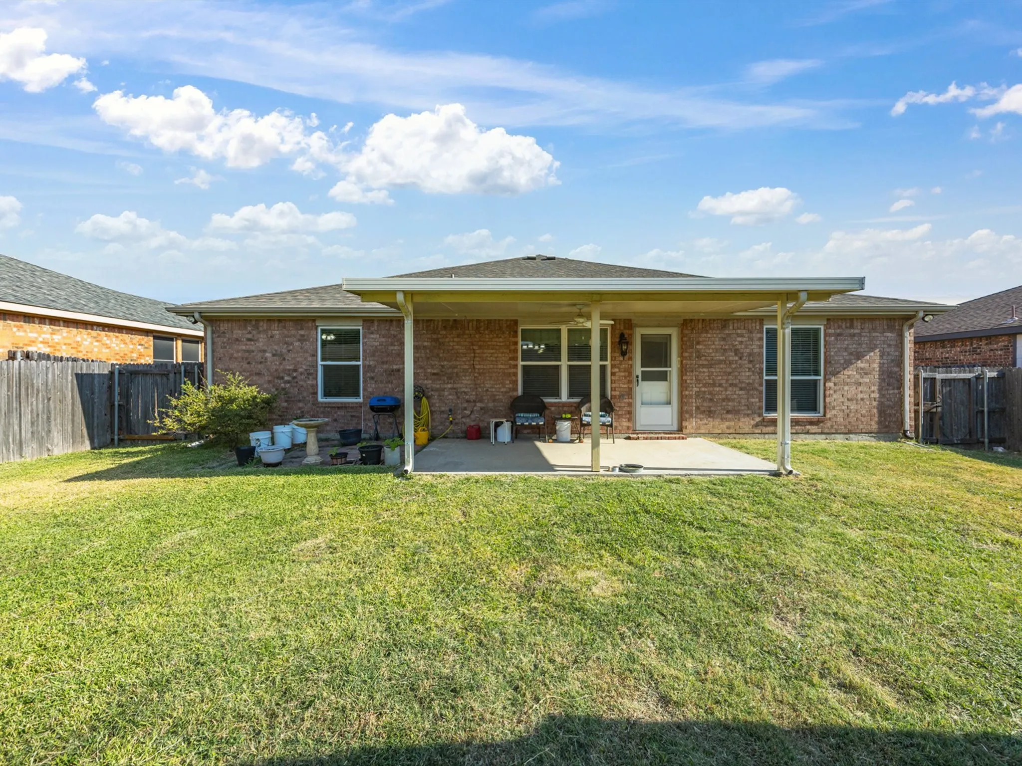 Single Family Residence For Sale in Ellis County , 3446 Charing Cross Road, Midlothian, Texas 76065, 3 Bedroom, 2 Bathroom, 2 Garage spaces, 1,673 Sqft, built in 2003, mls#21365501, Real Estate Agent in Midlothian, Homes For Sale in Ellis county, Homes For Sale in Midlothian, Realtor in Midlothian Texas, Real Estate Brokerage Independent Realty Texas, Luminita Cordes Realtor