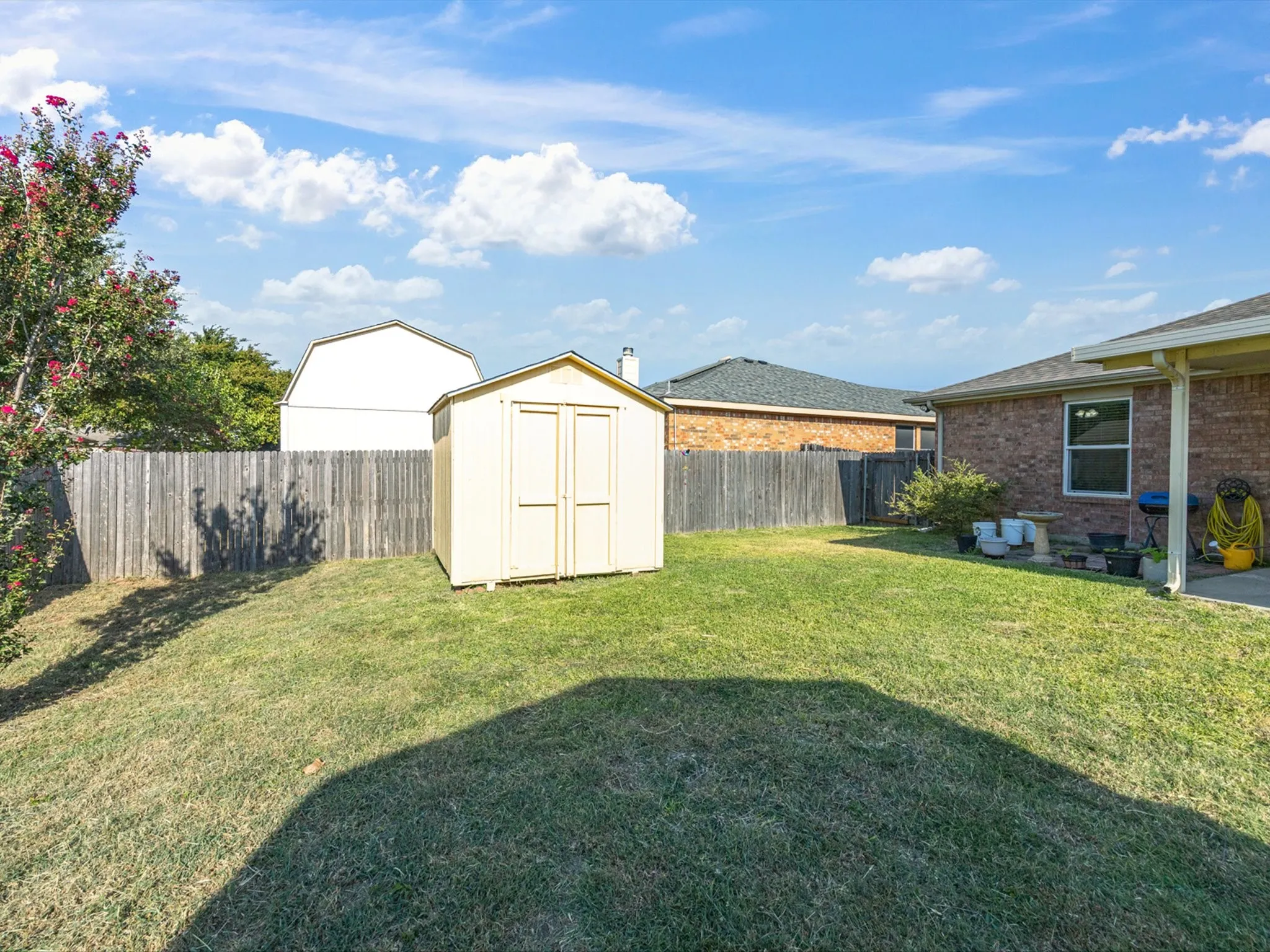 Single Family Residence For Sale in Ellis County , 3446 Charing Cross Road, Midlothian, Texas 76065, 3 Bedroom, 2 Bathroom, 2 Garage spaces, 1,673 Sqft, built in 2003, mls#21365501, Real Estate Agent in Midlothian, Homes For Sale in Ellis county, Homes For Sale in Midlothian, Realtor in Midlothian Texas, Real Estate Brokerage Independent Realty Texas, Luminita Cordes Realtor
