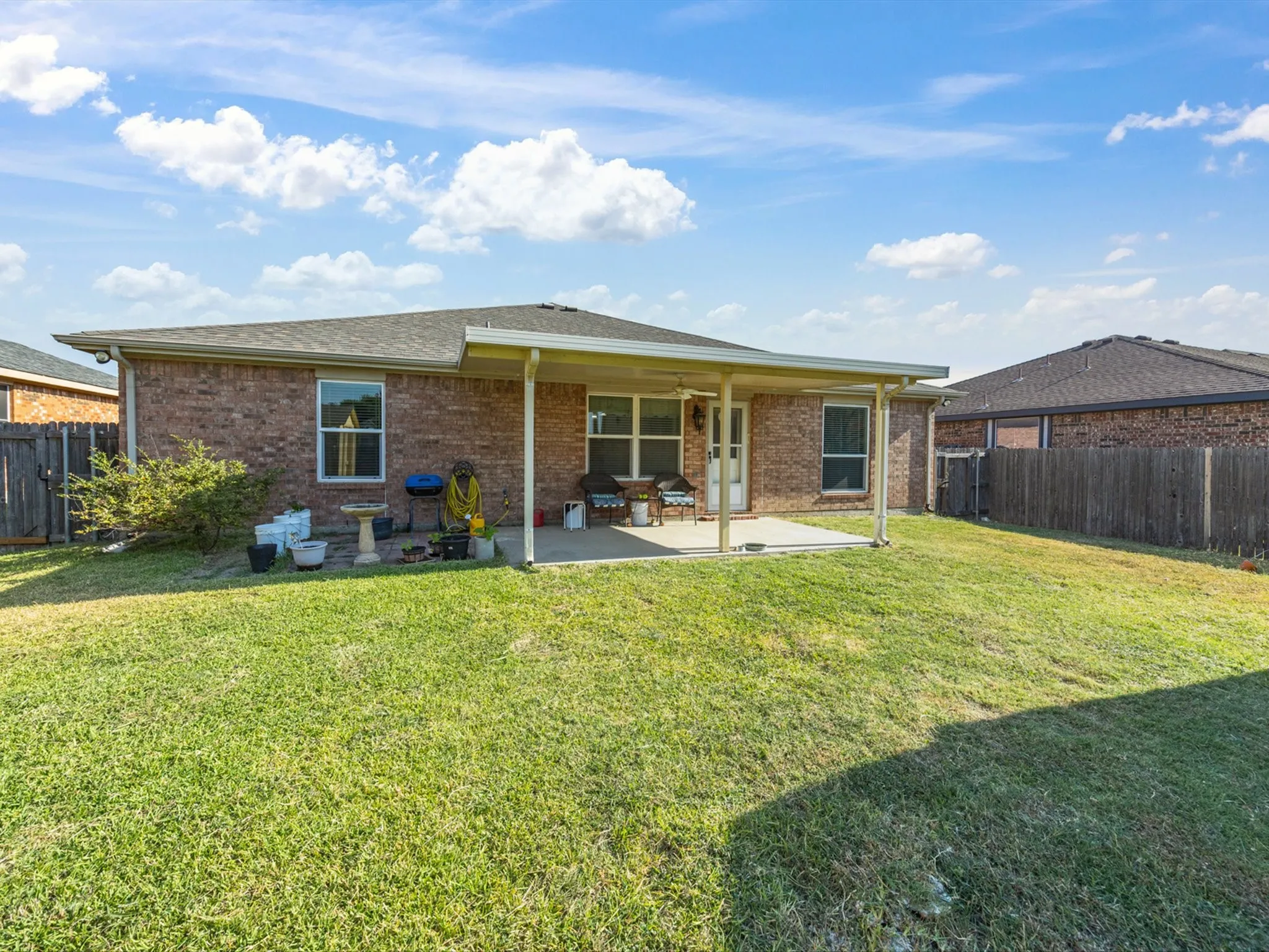 Single Family Residence For Sale in Ellis County , 3446 Charing Cross Road, Midlothian, Texas 76065, 3 Bedroom, 2 Bathroom, 2 Garage spaces, 1,673 Sqft, built in 2003, mls#21365501, Real Estate Agent in Midlothian, Homes For Sale in Ellis county, Homes For Sale in Midlothian, Realtor in Midlothian Texas, Real Estate Brokerage Independent Realty Texas, Luminita Cordes Realtor