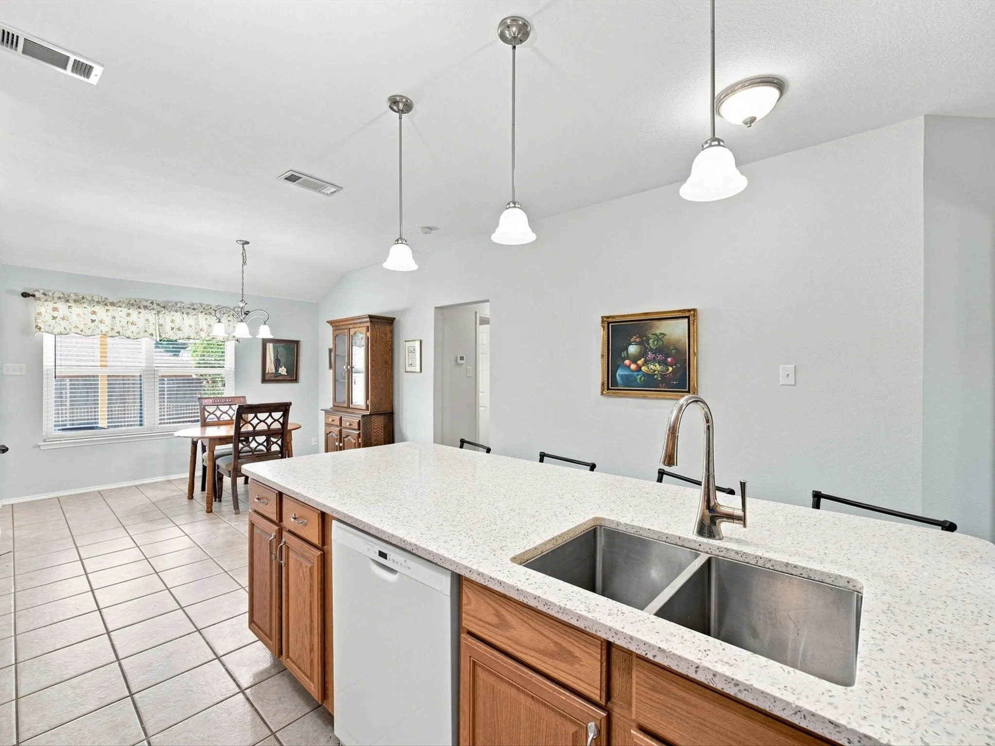 Single Family Residence For Sale in Ellis County , 3446 Charing Cross Road, Midlothian, Texas 76065, 3 Bedroom, 2 Bathroom, 2 Garage spaces, 1,673 Sqft, built in 2003, mls#21365501, Real Estate Agent in Midlothian, Homes For Sale in Ellis county, Homes For Sale in Midlothian, Realtor in Midlothian Texas, Real Estate Brokerage Independent Realty Texas, Luminita Cordes Realtor