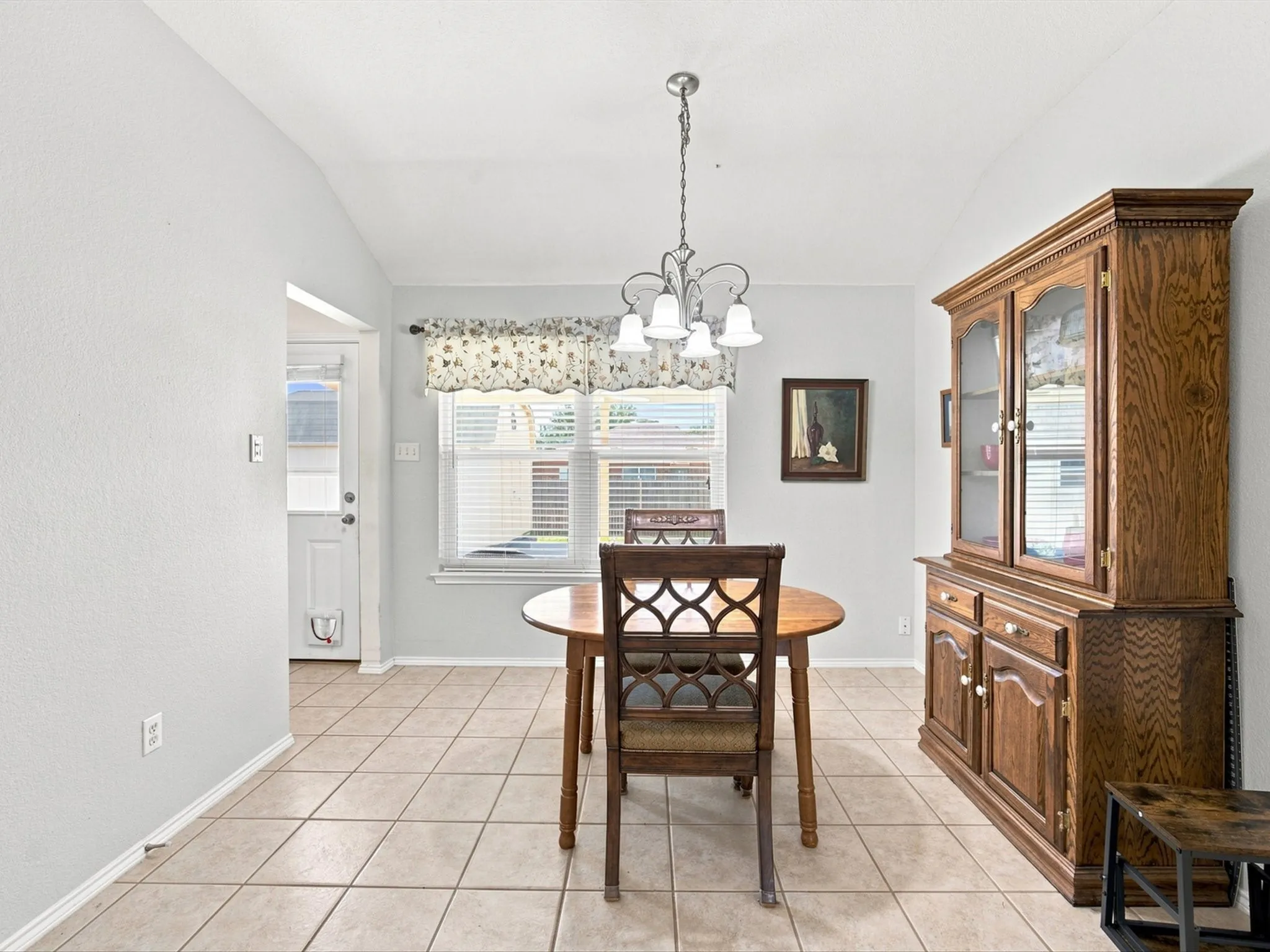 Single Family Residence For Sale in Ellis County , 3446 Charing Cross Road, Midlothian, Texas 76065, 3 Bedroom, 2 Bathroom, 2 Garage spaces, 1,673 Sqft, built in 2003, mls#21365501, Real Estate Agent in Midlothian, Homes For Sale in Ellis county, Homes For Sale in Midlothian, Realtor in Midlothian Texas, Real Estate Brokerage Independent Realty Texas, Luminita Cordes Realtor