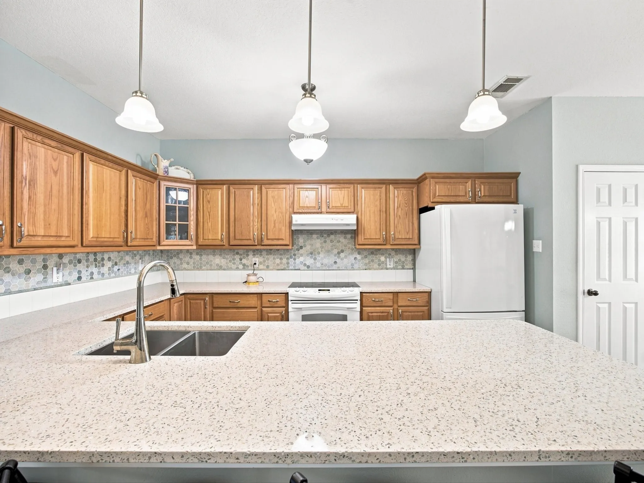Single Family Residence For Sale in Ellis County , 3446 Charing Cross Road, Midlothian, Texas 76065, 3 Bedroom, 2 Bathroom, 2 Garage spaces, 1,673 Sqft, built in 2003, mls#21365501, Real Estate Agent in Midlothian, Homes For Sale in Ellis county, Homes For Sale in Midlothian, Realtor in Midlothian Texas, Real Estate Brokerage Independent Realty Texas, Luminita Cordes Realtor