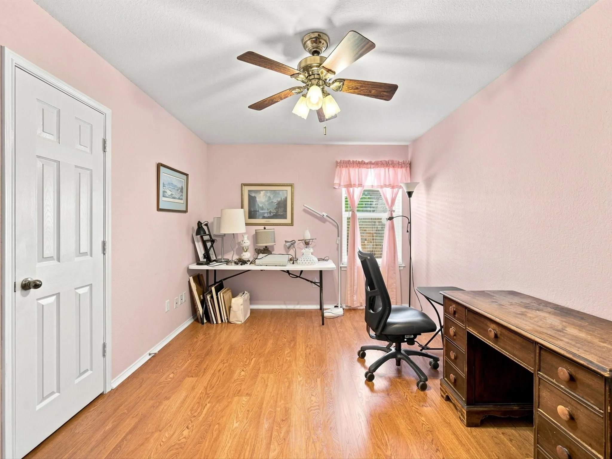 Single Family Residence For Sale in Ellis County , 3446 Charing Cross Road, Midlothian, Texas 76065, 3 Bedroom, 2 Bathroom, 2 Garage spaces, 1,673 Sqft, built in 2003, mls#21365501, Real Estate Agent in Midlothian, Homes For Sale in Ellis county, Homes For Sale in Midlothian, Realtor in Midlothian Texas, Real Estate Brokerage Independent Realty Texas, Luminita Cordes Realtor