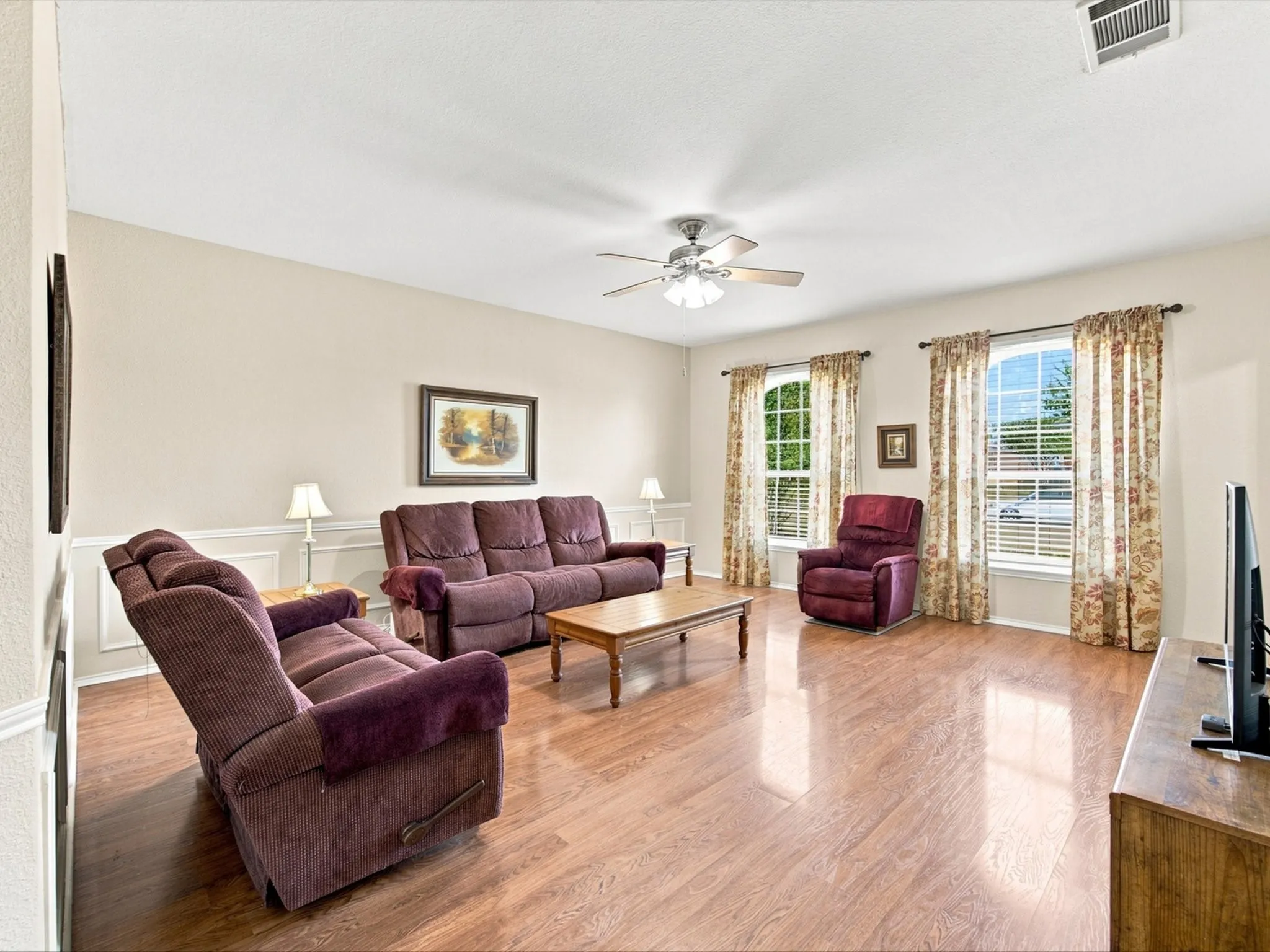Single Family Residence For Sale in Ellis County , 3446 Charing Cross Road, Midlothian, Texas 76065, 3 Bedroom, 2 Bathroom, 2 Garage spaces, 1,673 Sqft, built in 2003, mls#21365501, Real Estate Agent in Midlothian, Homes For Sale in Ellis county, Homes For Sale in Midlothian, Realtor in Midlothian Texas, Real Estate Brokerage Independent Realty Texas, Luminita Cordes Realtor