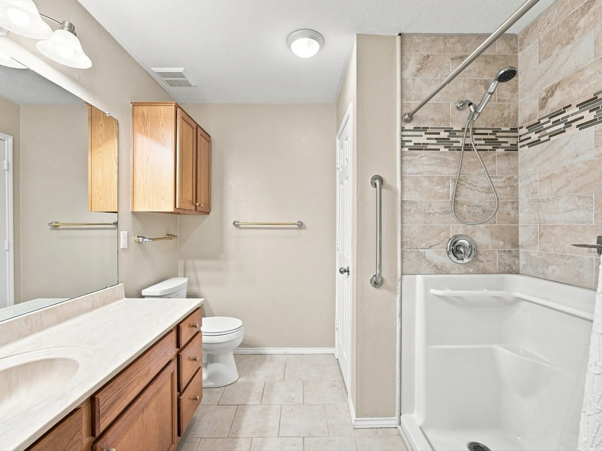 Single Family Residence For Sale in Ellis County , 3446 Charing Cross Road, Midlothian, Texas 76065, 3 Bedroom, 2 Bathroom, 2 Garage spaces, 1,673 Sqft, built in 2003, mls#21365501, Real Estate Agent in Midlothian, Homes For Sale in Ellis county, Homes For Sale in Midlothian, Realtor in Midlothian Texas, Real Estate Brokerage Independent Realty Texas, Luminita Cordes Realtor