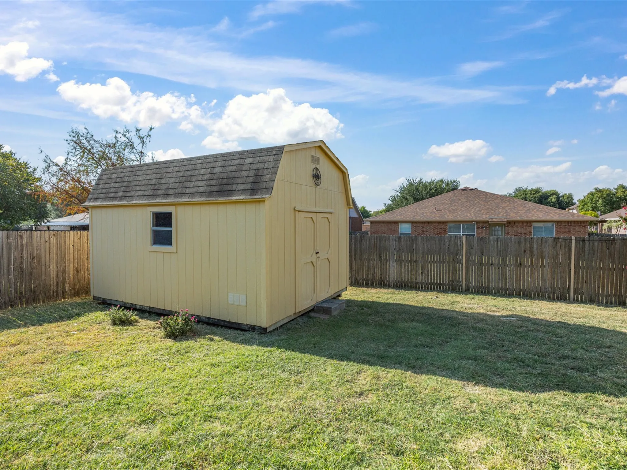 Single Family Residence For Sale in Ellis County , 3446 Charing Cross Road, Midlothian, Texas 76065, 3 Bedroom, 2 Bathroom, 2 Garage spaces, 1,673 Sqft, built in 2003, mls#21365501, Real Estate Agent in Midlothian, Homes For Sale in Ellis county, Homes For Sale in Midlothian, Realtor in Midlothian Texas, Real Estate Brokerage Independent Realty Texas, Luminita Cordes Realtor