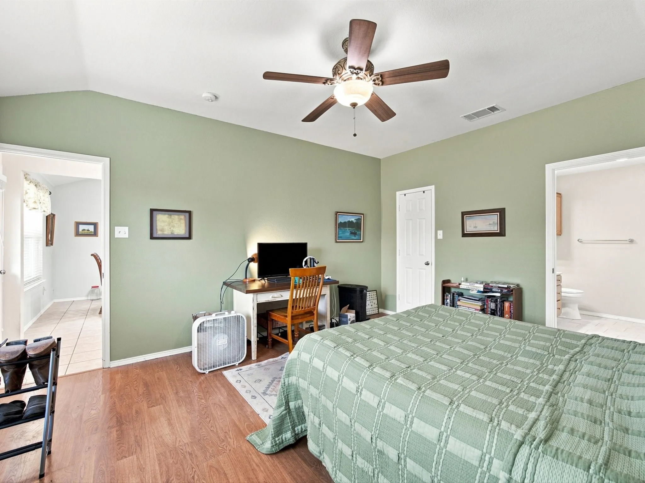 Single Family Residence For Sale in Ellis County , 3446 Charing Cross Road, Midlothian, Texas 76065, 3 Bedroom, 2 Bathroom, 2 Garage spaces, 1,673 Sqft, built in 2003, mls#21365501, Real Estate Agent in Midlothian, Homes For Sale in Ellis county, Homes For Sale in Midlothian, Realtor in Midlothian Texas, Real Estate Brokerage Independent Realty Texas, Luminita Cordes Realtor