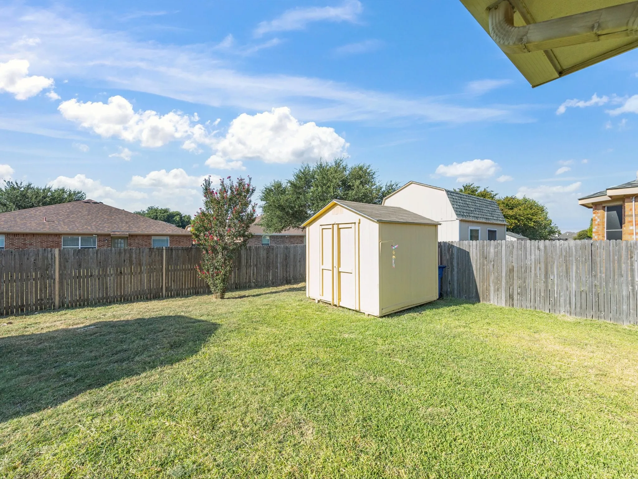 Single Family Residence For Sale in Ellis County , 3446 Charing Cross Road, Midlothian, Texas 76065, 3 Bedroom, 2 Bathroom, 2 Garage spaces, 1,673 Sqft, built in 2003, mls#21365501, Real Estate Agent in Midlothian, Homes For Sale in Ellis county, Homes For Sale in Midlothian, Realtor in Midlothian Texas, Real Estate Brokerage Independent Realty Texas, Luminita Cordes Realtor