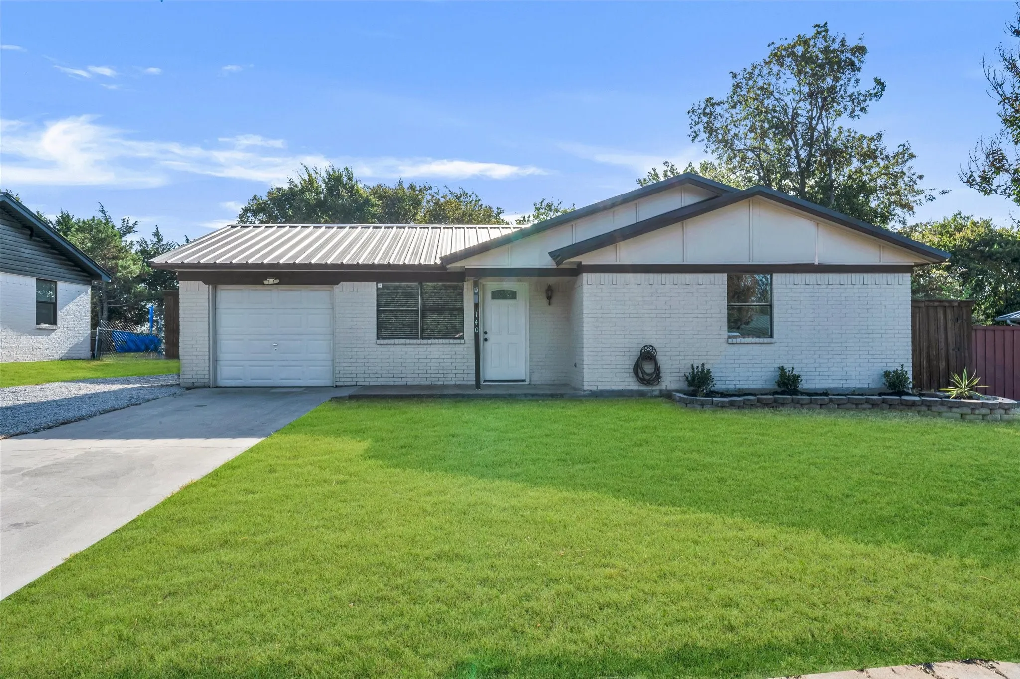 Single Family Residence For Sale in Wise County , 140 Redbud Street, Rhome, Texas 76078, 3 Bedroom, 2 Bathroom, 1 Garage spaces, 1,120 Sqft, built in 1986, mls#21365139, Real Estate Agent in Rhome, Homes For Sale in Wise county, Homes For Sale in Rhome, Realtor in Rhome Texas, Real Estate Brokerage Independent Realty Texas, Luminita Cordes Realtor