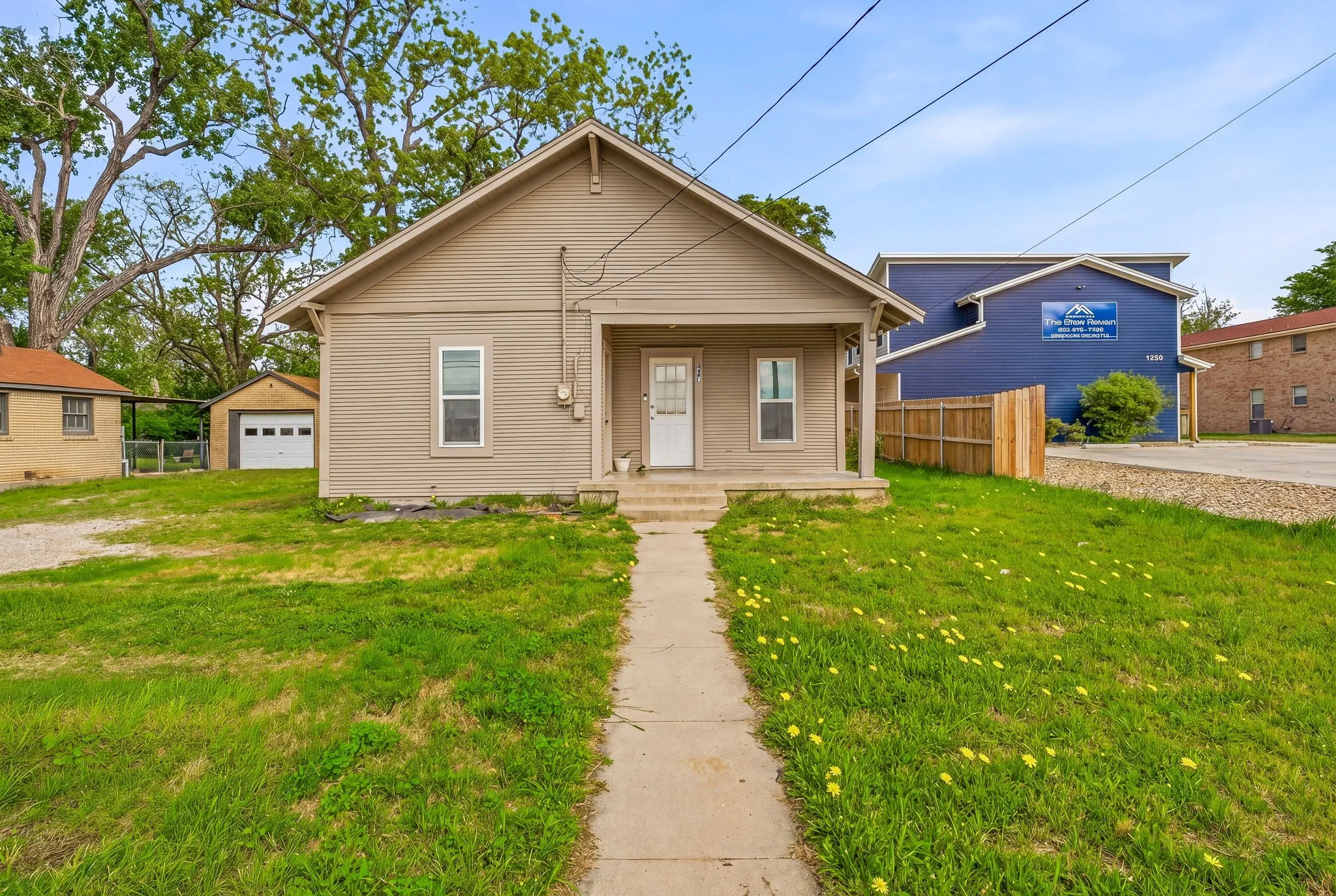Single Family Residence For Rent in Erath County , 1287 W FREY, Stephenville, Texas 76401, 4 Bedroom, 2 Bathroom, Garage spaces, 1,428 Sqft, built in 1924, mls#21365159, Real Estate Agent in Stephenville, Homes For Rent in Erath county, Homes For Rent in Stephenville, Realtor in Stephenville Texas, Real Estate Brokerage Independent Realty Texas, Luminita Cordes Realtor