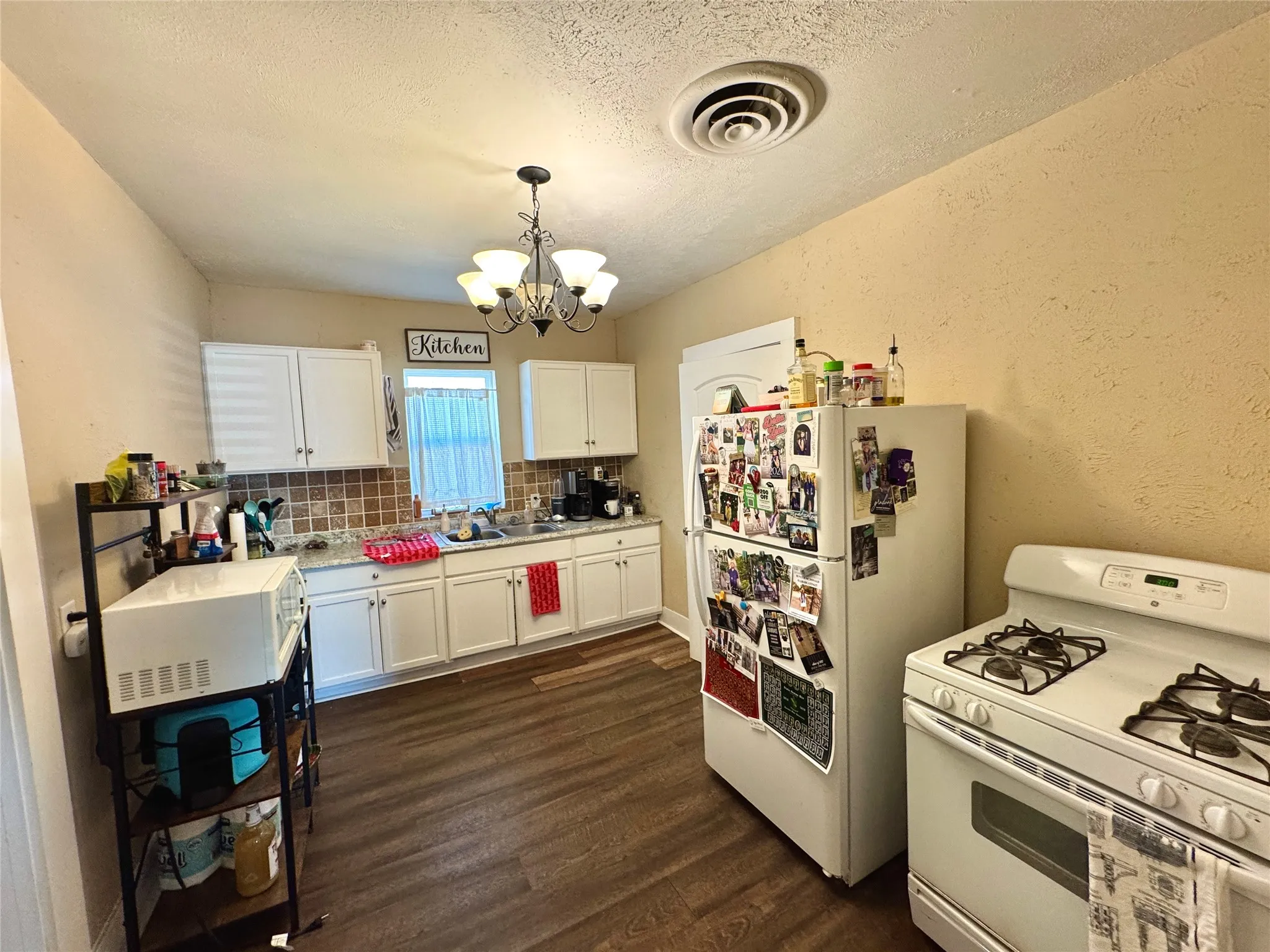 Single Family Residence For Rent in Erath County , 1287 W FREY, Stephenville, Texas 76401, 4 Bedroom, 2 Bathroom, Garage spaces, 1,428 Sqft, built in 1924, mls#21365159, Real Estate Agent in Stephenville, Homes For Rent in Erath county, Homes For Rent in Stephenville, Realtor in Stephenville Texas, Real Estate Brokerage Independent Realty Texas, Luminita Cordes Realtor