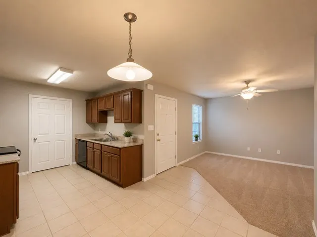 Quadruplex For Rent in Erath County , 560 W ELM C, Stephenville, Texas 76401, 2 Bedroom, 2 Bathroom, 1 Garage spaces, 917 Sqft, built in 2009, mls#21365106, Real Estate Agent in Stephenville, Homes For Rent in Erath county, Homes For Rent in Stephenville, Realtor in Stephenville Texas, Real Estate Brokerage Independent Realty Texas, Luminita Cordes Realtor