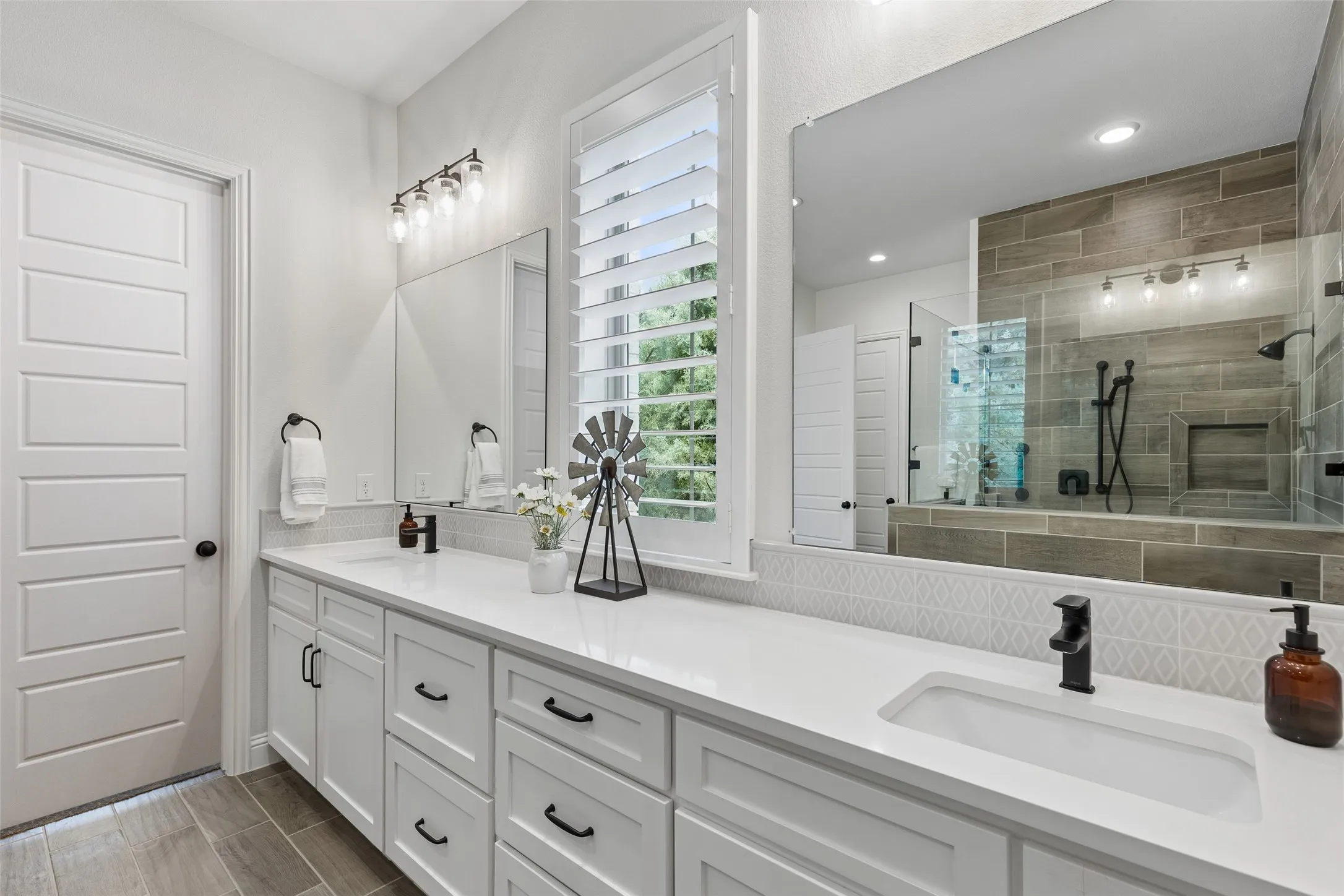 Single Family Residence For Sale in Collin County , 15056 Wintergrass Road, Frisco, Texas 75035, 3 Bedroom, 4 Bathroom, 3 Garage spaces, 2,260 Sqft, built in 2020, mls#21364193, Real Estate Agent in Frisco, Homes For Sale in Collin county, Homes For Sale in Frisco, Realtor in Frisco Texas, Real Estate Brokerage Independent Realty Texas, Luminita Cordes Realtor