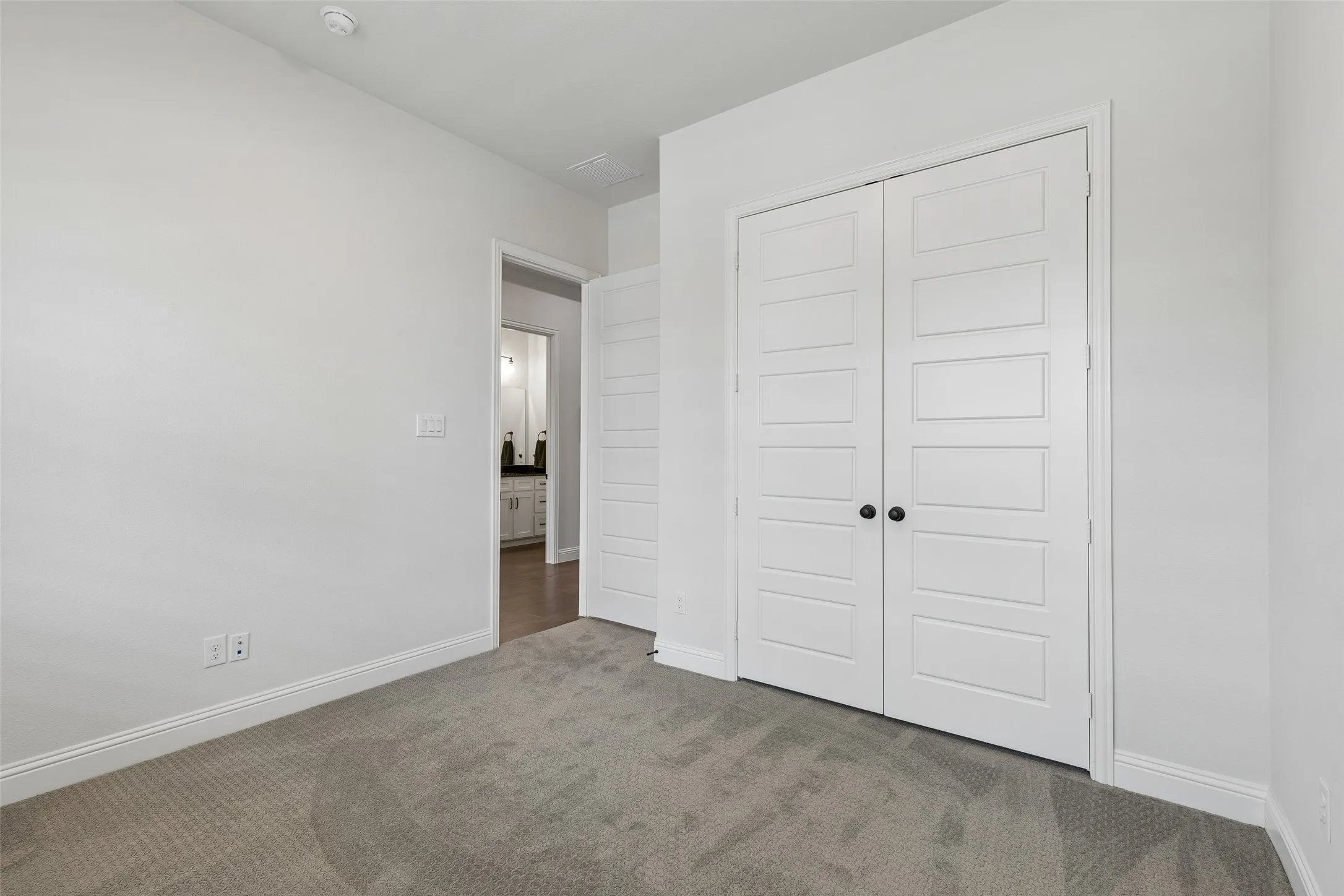 Single Family Residence For Sale in Collin County , 15056 Wintergrass Road, Frisco, Texas 75035, 3 Bedroom, 4 Bathroom, 3 Garage spaces, 2,260 Sqft, built in 2020, mls#21364193, Real Estate Agent in Frisco, Homes For Sale in Collin county, Homes For Sale in Frisco, Realtor in Frisco Texas, Real Estate Brokerage Independent Realty Texas, Luminita Cordes Realtor