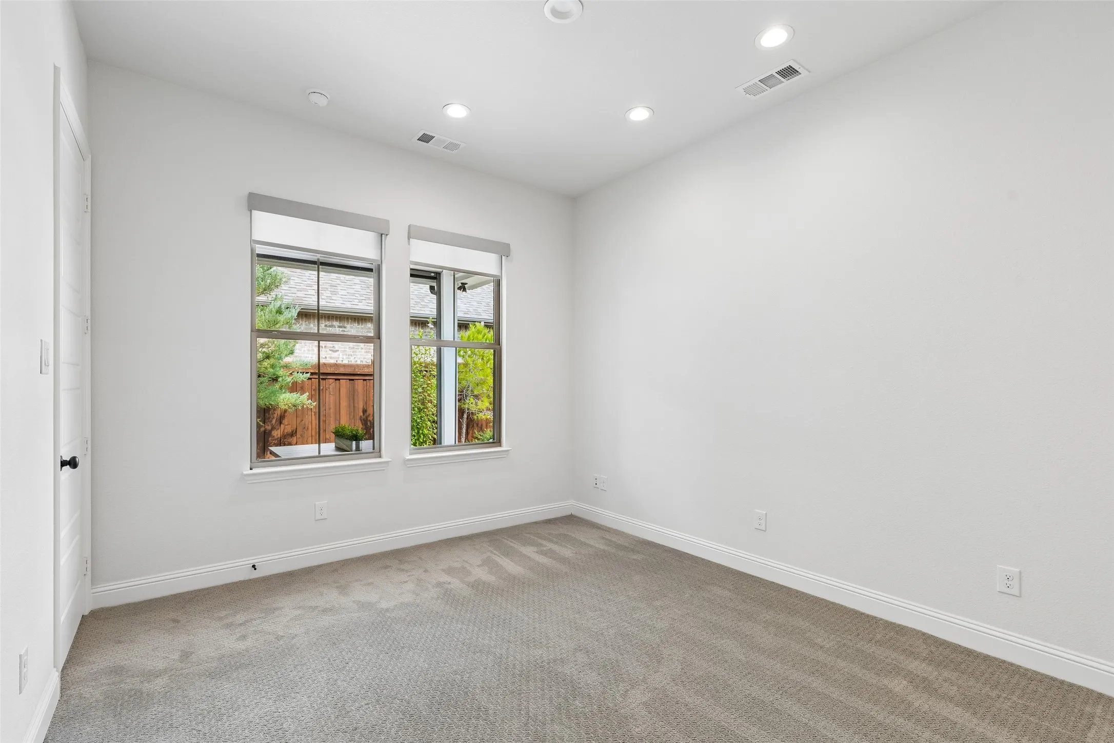 Single Family Residence For Sale in Collin County , 15056 Wintergrass Road, Frisco, Texas 75035, 3 Bedroom, 4 Bathroom, 3 Garage spaces, 2,260 Sqft, built in 2020, mls#21364193, Real Estate Agent in Frisco, Homes For Sale in Collin county, Homes For Sale in Frisco, Realtor in Frisco Texas, Real Estate Brokerage Independent Realty Texas, Luminita Cordes Realtor