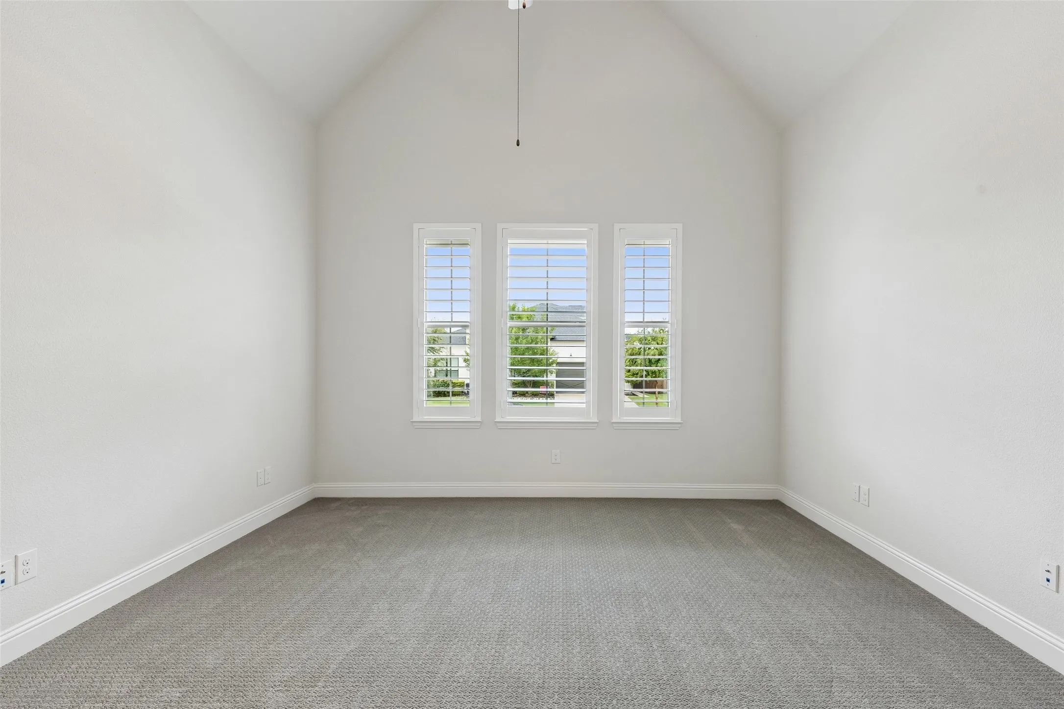 Single Family Residence For Sale in Collin County , 15056 Wintergrass Road, Frisco, Texas 75035, 3 Bedroom, 4 Bathroom, 3 Garage spaces, 2,260 Sqft, built in 2020, mls#21364193, Real Estate Agent in Frisco, Homes For Sale in Collin county, Homes For Sale in Frisco, Realtor in Frisco Texas, Real Estate Brokerage Independent Realty Texas, Luminita Cordes Realtor