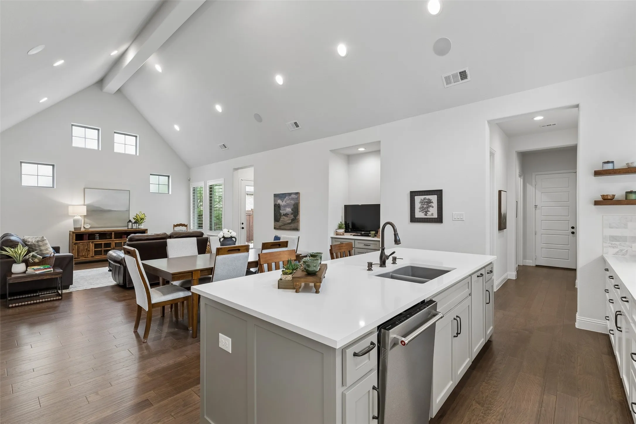 Single Family Residence For Sale in Collin County , 15056 Wintergrass Road, Frisco, Texas 75035, 3 Bedroom, 4 Bathroom, 3 Garage spaces, 2,260 Sqft, built in 2020, mls#21364193, Real Estate Agent in Frisco, Homes For Sale in Collin county, Homes For Sale in Frisco, Realtor in Frisco Texas, Real Estate Brokerage Independent Realty Texas, Luminita Cordes Realtor