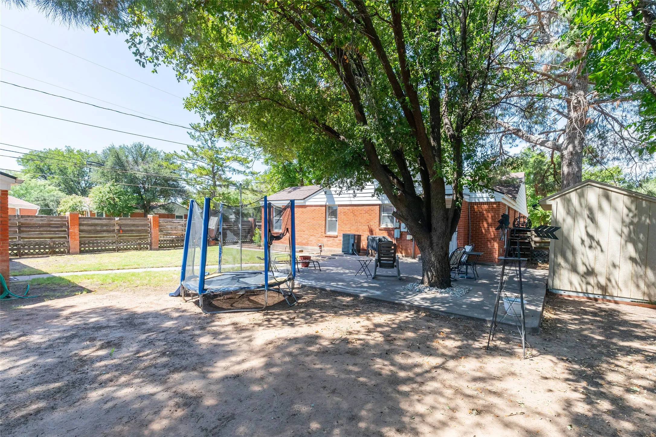 Single Family Residence For Sale in Haskell County , 500 N Avenue H, Haskell, Texas 79521, 3 Bedroom, 2 Bathroom, 1 Garage spaces, 1,768 Sqft, built in 1950, mls#21364348, Real Estate Agent in Haskell, Homes For Sale in Haskell county, Homes For Sale in Haskell, Realtor in Haskell Texas, Real Estate Brokerage Independent Realty Texas, Luminita Cordes Realtor