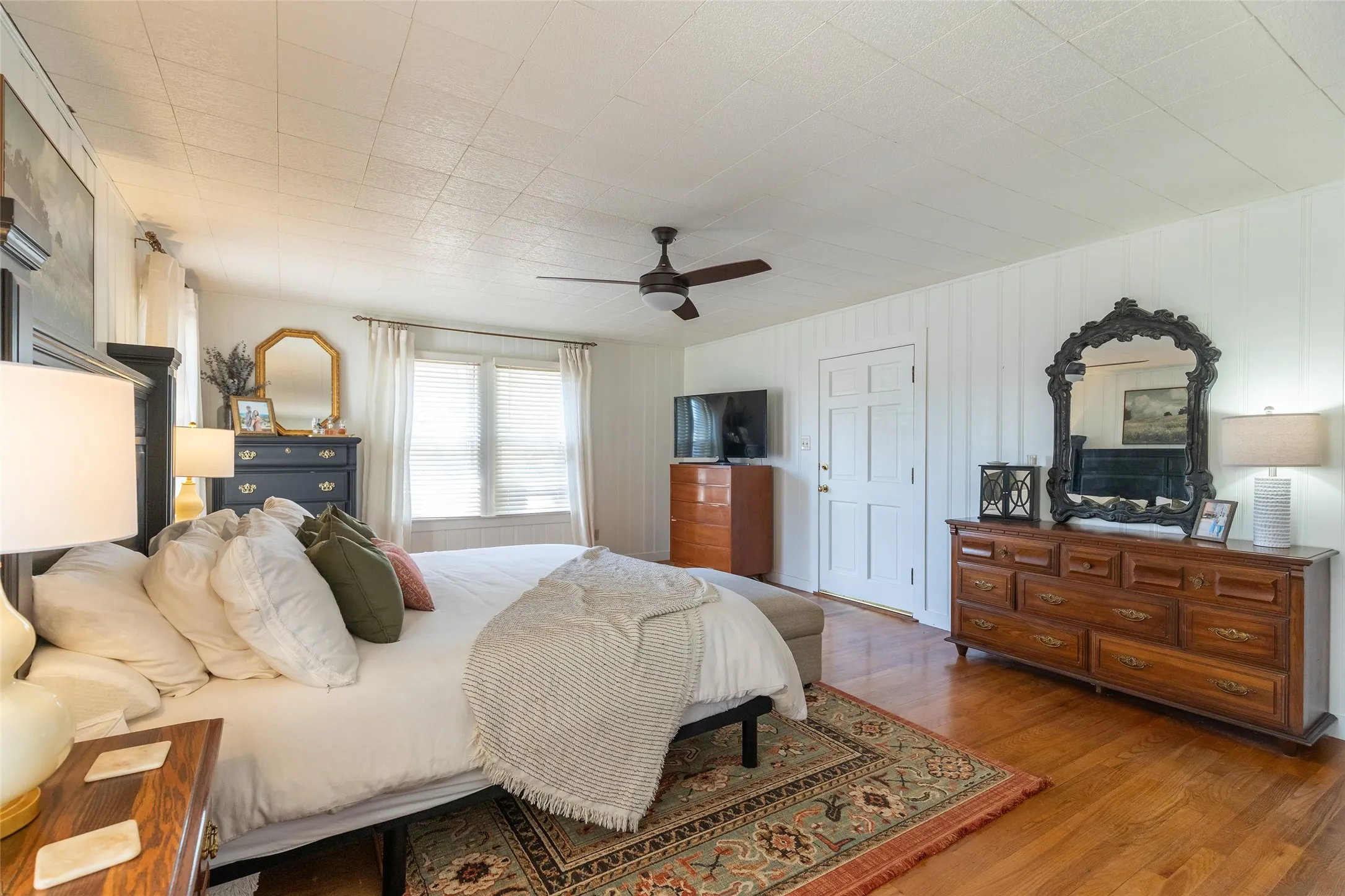 Single Family Residence For Sale in Haskell County , 500 N Avenue H, Haskell, Texas 79521, 3 Bedroom, 2 Bathroom, 1 Garage spaces, 1,768 Sqft, built in 1950, mls#21364348, Real Estate Agent in Haskell, Homes For Sale in Haskell county, Homes For Sale in Haskell, Realtor in Haskell Texas, Real Estate Brokerage Independent Realty Texas, Luminita Cordes Realtor
