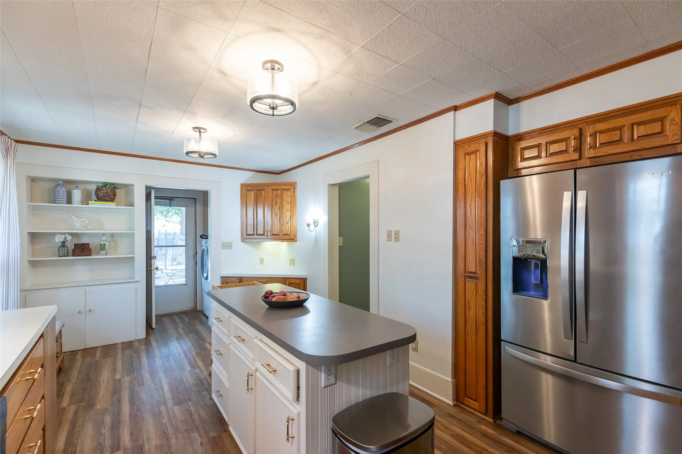 Single Family Residence For Sale in Haskell County , 500 N Avenue H, Haskell, Texas 79521, 3 Bedroom, 2 Bathroom, 1 Garage spaces, 1,768 Sqft, built in 1950, mls#21364348, Real Estate Agent in Haskell, Homes For Sale in Haskell county, Homes For Sale in Haskell, Realtor in Haskell Texas, Real Estate Brokerage Independent Realty Texas, Luminita Cordes Realtor