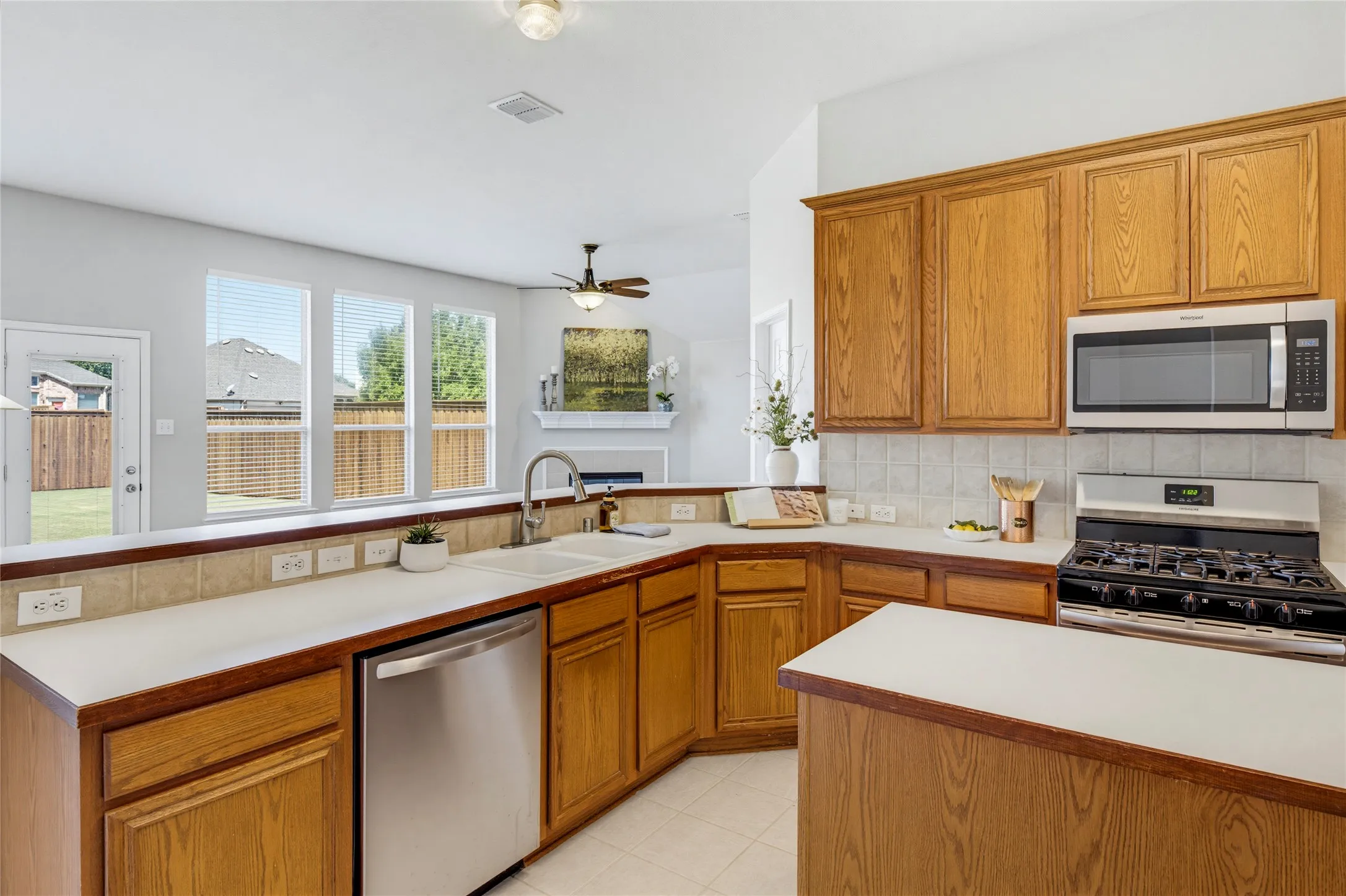Single Family Residence For Sale in Collin County , 3408 Loblolly Lane, Mc Kinney, Texas 75070, 4 Bedroom, 2 Bathroom, 2 Garage spaces, 2,209 Sqft, built in 2003, mls#21364646, Real Estate Agent in Mc Kinney, Homes For Sale in Collin county, Homes For Sale in Mc Kinney, Realtor in Mc Kinney Texas, Real Estate Brokerage Independent Realty Texas, Luminita Cordes Realtor