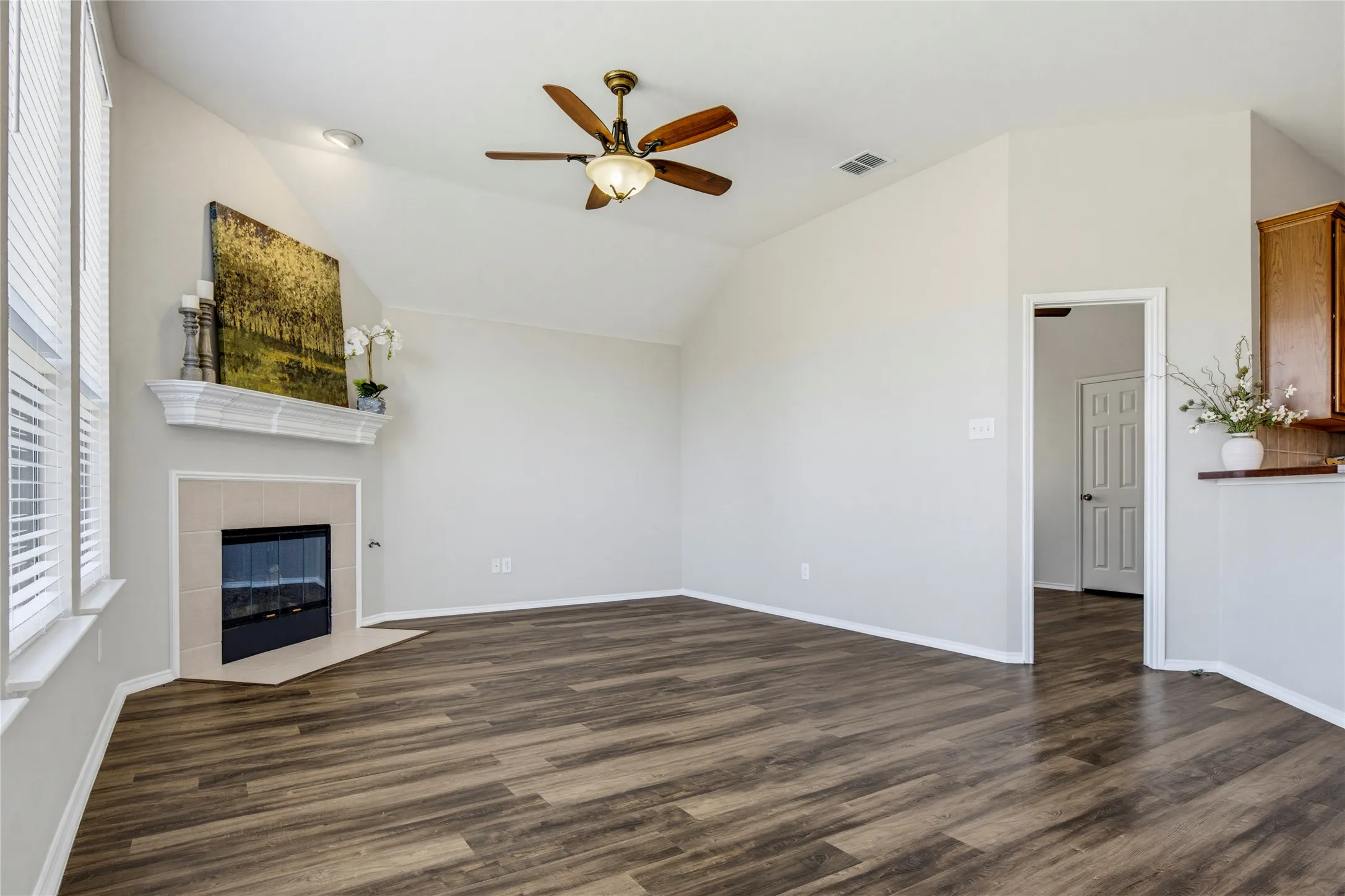 Single Family Residence For Sale in Collin County , 3408 Loblolly Lane, Mc Kinney, Texas 75070, 4 Bedroom, 2 Bathroom, 2 Garage spaces, 2,209 Sqft, built in 2003, mls#21364646, Real Estate Agent in Mc Kinney, Homes For Sale in Collin county, Homes For Sale in Mc Kinney, Realtor in Mc Kinney Texas, Real Estate Brokerage Independent Realty Texas, Luminita Cordes Realtor