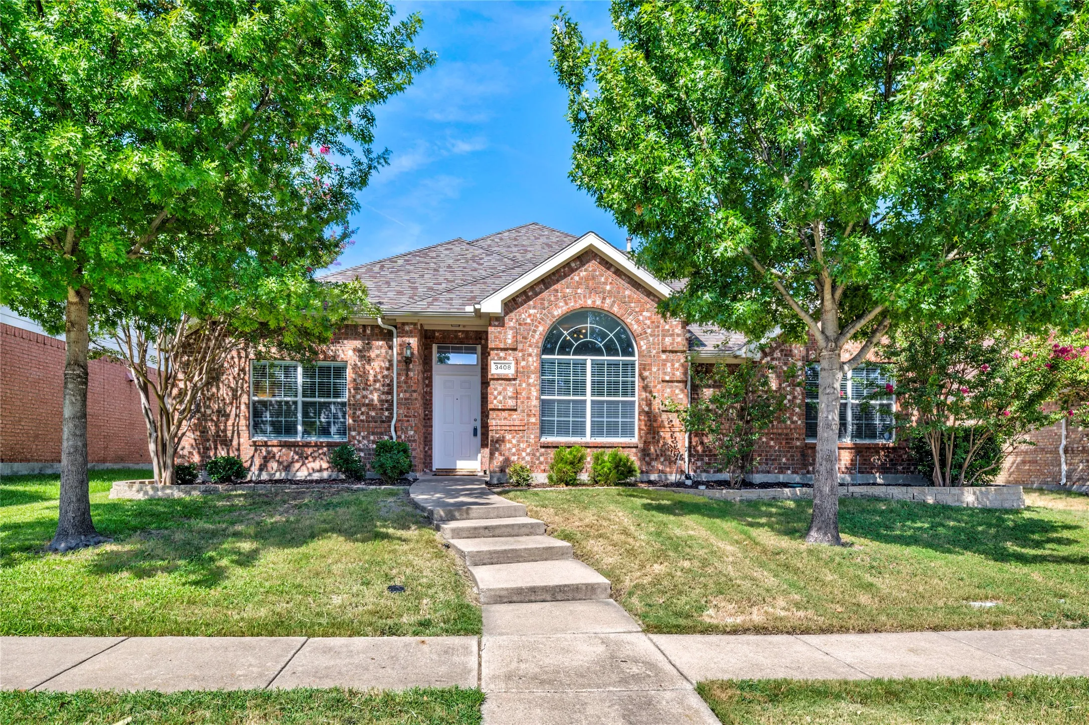 Single Family Residence For Sale in Collin County , 3408 Loblolly Lane, Mc Kinney, Texas 75070, 4 Bedroom, 2 Bathroom, 2 Garage spaces, 2,209 Sqft, built in 2003, mls#21364646, Real Estate Agent in Mc Kinney, Homes For Sale in Collin county, Homes For Sale in Mc Kinney, Realtor in Mc Kinney Texas, Real Estate Brokerage Independent Realty Texas, Luminita Cordes Realtor