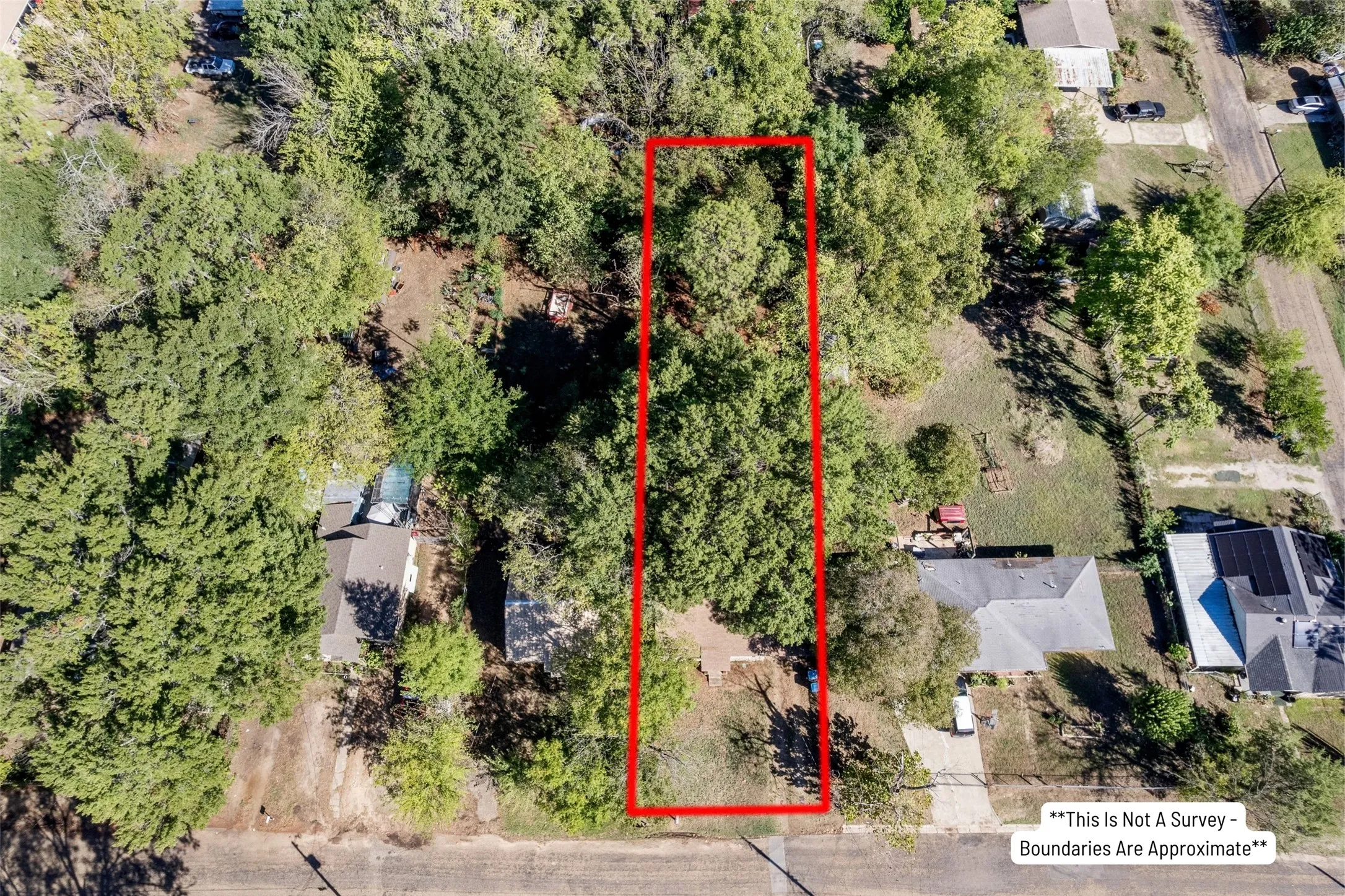 Single Family Residence For Sale in Titus County , 1306 W 10th Street, Mt Pleasant, Texas 75455, 2 Bedroom, 1 Bathroom, Garage spaces, 784 Sqft, built in 1962, mls#21365974, Real Estate Agent in Mt Pleasant, Homes For Sale in Titus county, Homes For Sale in Mt Pleasant, Realtor in Mt Pleasant Texas, Real Estate Brokerage Independent Realty Texas, Luminita Cordes Realtor