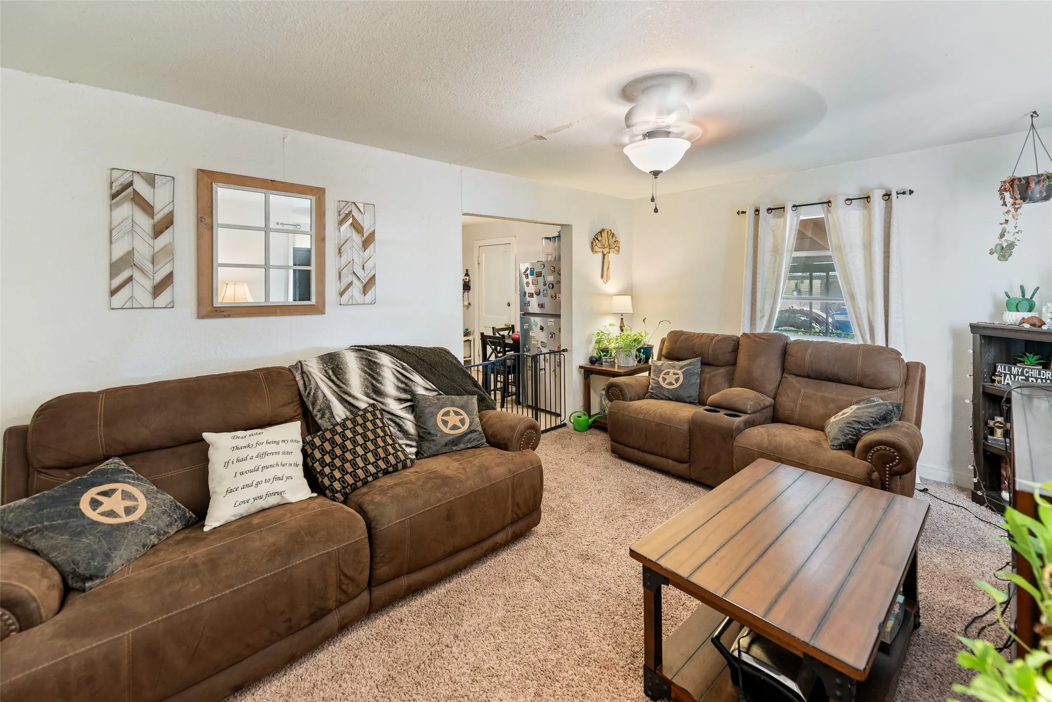 Single Family Residence For Sale in Titus County , 1306 W 10th Street, Mt Pleasant, Texas 75455, 2 Bedroom, 1 Bathroom, Garage spaces, 784 Sqft, built in 1962, mls#21365974, Real Estate Agent in Mt Pleasant, Homes For Sale in Titus county, Homes For Sale in Mt Pleasant, Realtor in Mt Pleasant Texas, Real Estate Brokerage Independent Realty Texas, Luminita Cordes Realtor