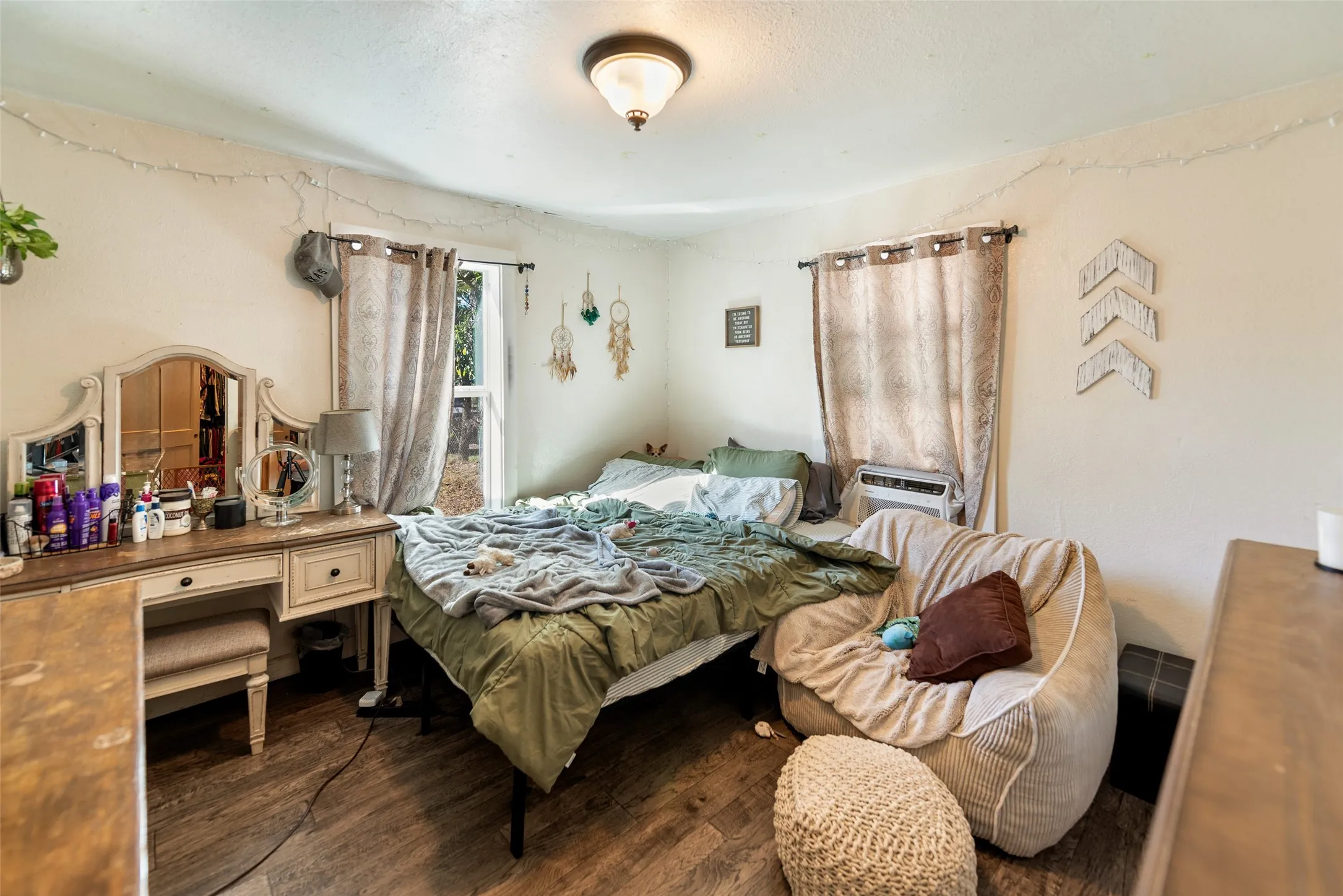 Single Family Residence For Sale in Titus County , 1306 W 10th Street, Mt Pleasant, Texas 75455, 2 Bedroom, 1 Bathroom, Garage spaces, 784 Sqft, built in 1962, mls#21365974, Real Estate Agent in Mt Pleasant, Homes For Sale in Titus county, Homes For Sale in Mt Pleasant, Realtor in Mt Pleasant Texas, Real Estate Brokerage Independent Realty Texas, Luminita Cordes Realtor