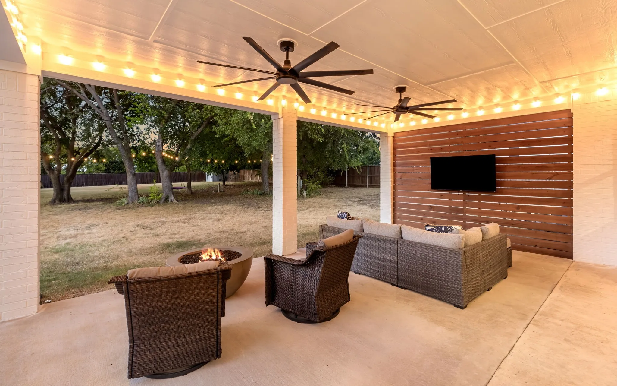Single Family Residence For Sale in Collin County , 3668 Quail Hollow Street, Celina, Texas 75009, 4 Bedroom, 2 Bathroom, 3 Garage spaces, 2,356 Sqft, built in 1998, mls#21351884, Real Estate Agent in Celina, Homes For Sale in Collin county, Homes For Sale in Celina, Realtor in Celina Texas, Real Estate Brokerage Independent Realty Texas, Luminita Cordes Realtor