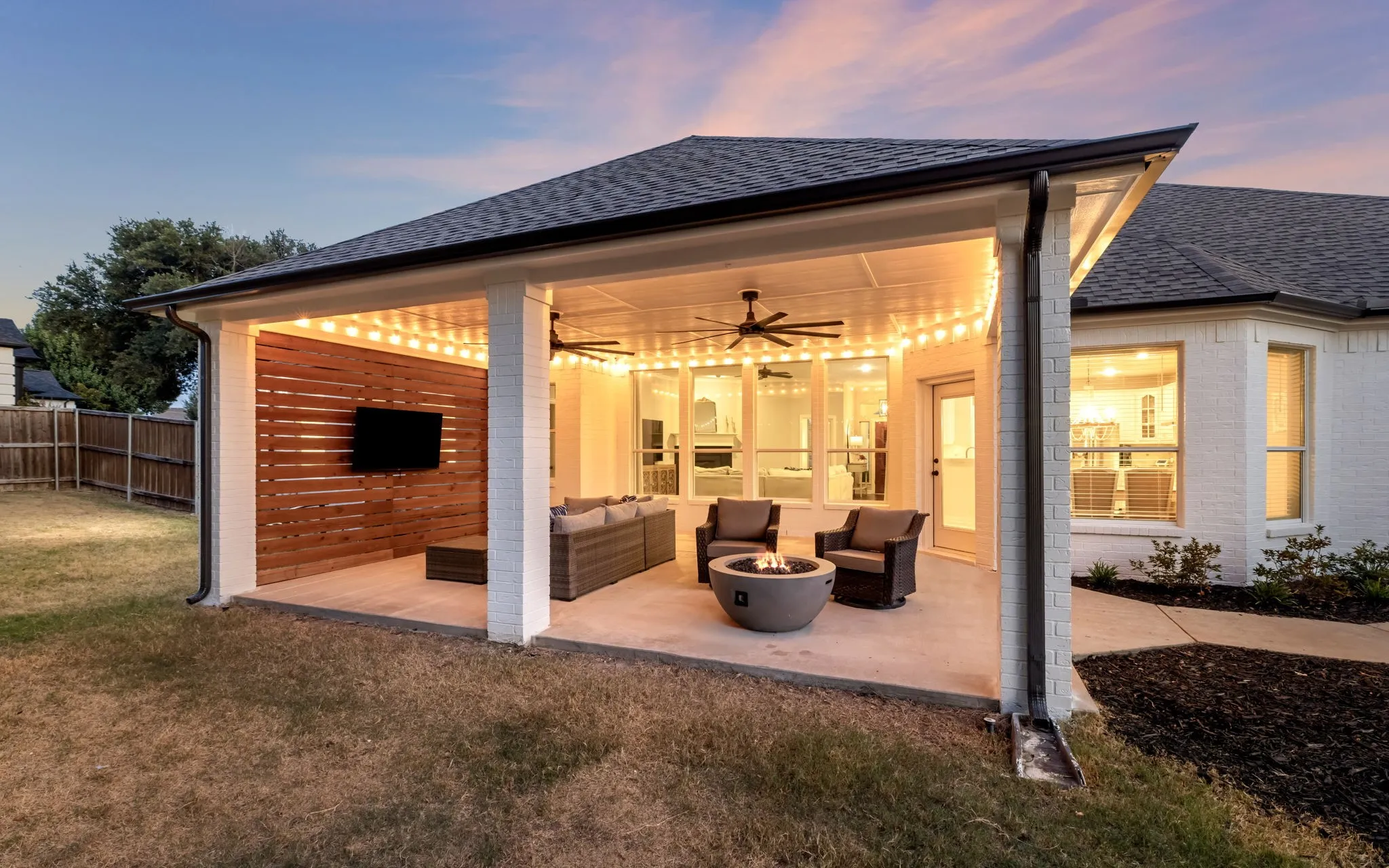 Single Family Residence For Sale in Collin County , 3668 Quail Hollow Street, Celina, Texas 75009, 4 Bedroom, 2 Bathroom, 3 Garage spaces, 2,356 Sqft, built in 1998, mls#21351884, Real Estate Agent in Celina, Homes For Sale in Collin county, Homes For Sale in Celina, Realtor in Celina Texas, Real Estate Brokerage Independent Realty Texas, Luminita Cordes Realtor
