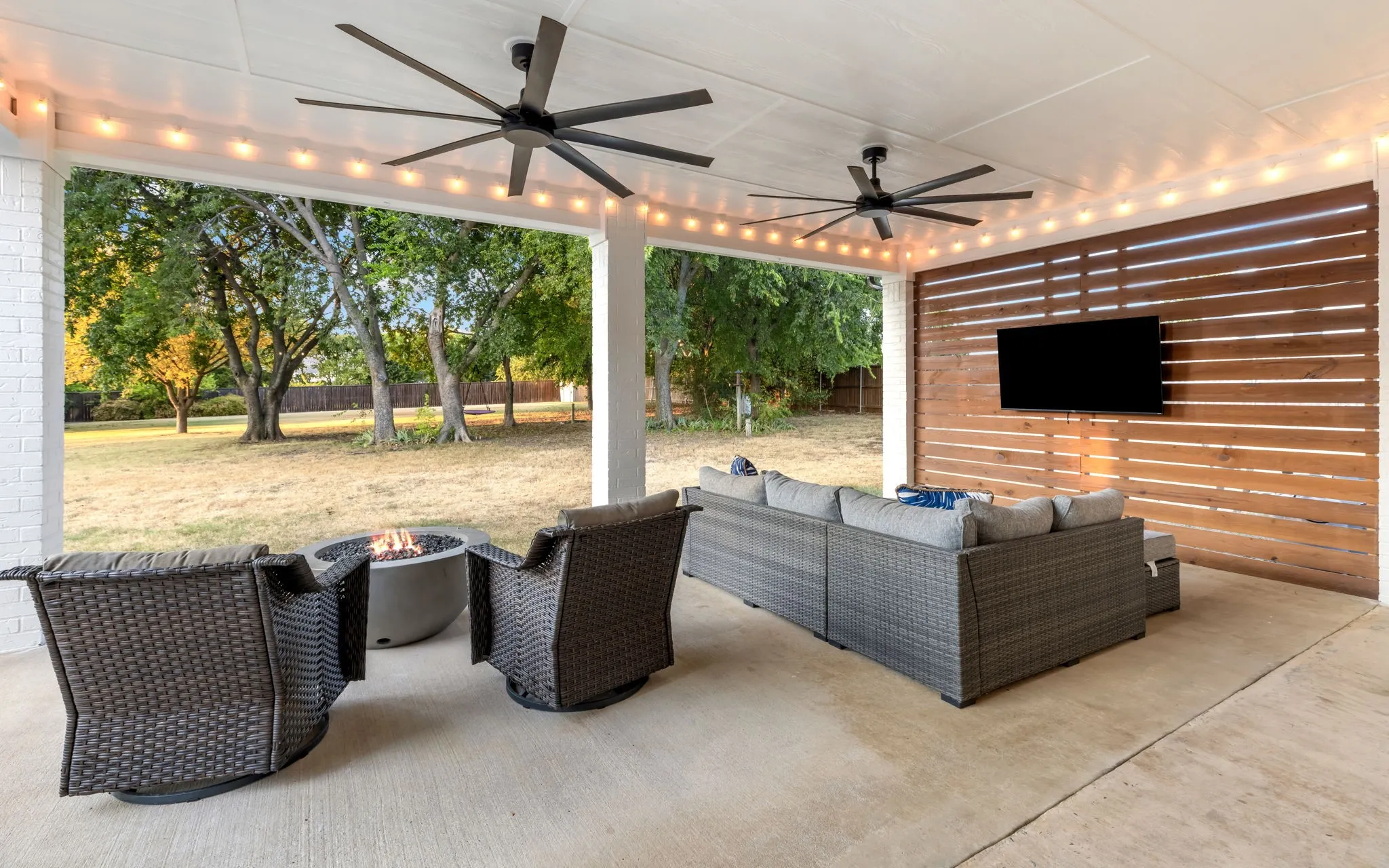 INCREDIBLE COVERED PATIO
