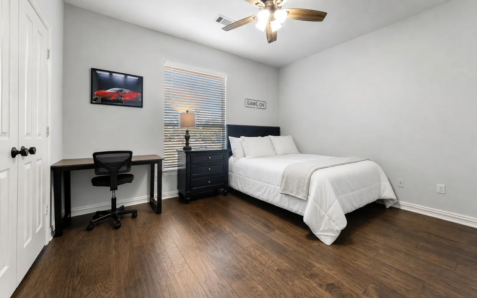 SPACIOUS HARDWOOD FLOORING