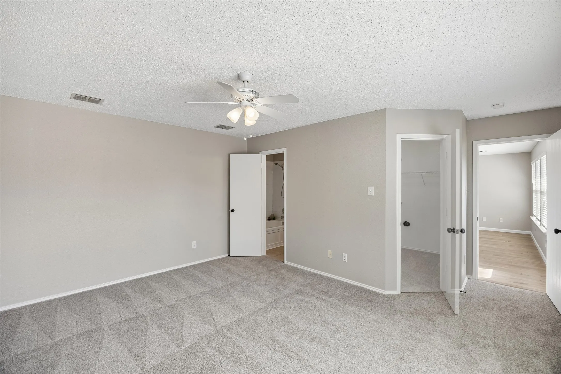 Will fit king bed and side table