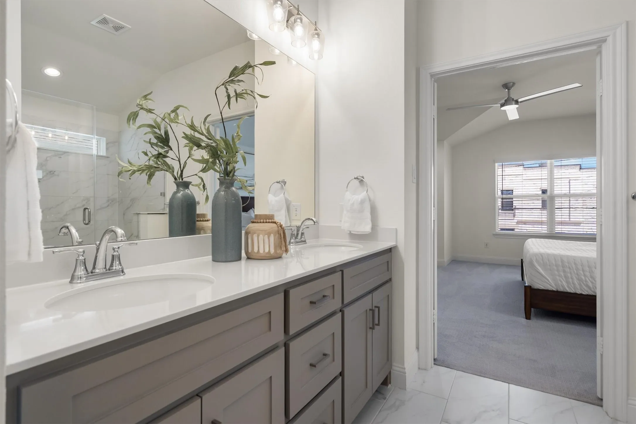 Townhouse For Sale in Tarrant County , 306 Sunset Lane, Fort Worth, Texas 76114, 3 Bedroom, 3 Bathroom, 2 Garage spaces, 1,900 Sqft, built in 2023, mls#21357366, Real Estate Agent in Fort Worth, Homes For Sale in Tarrant county, Homes For Sale in Fort Worth, Realtor in Fort Worth Texas, Real Estate Brokerage Independent Realty Texas, Luminita Cordes Realtor