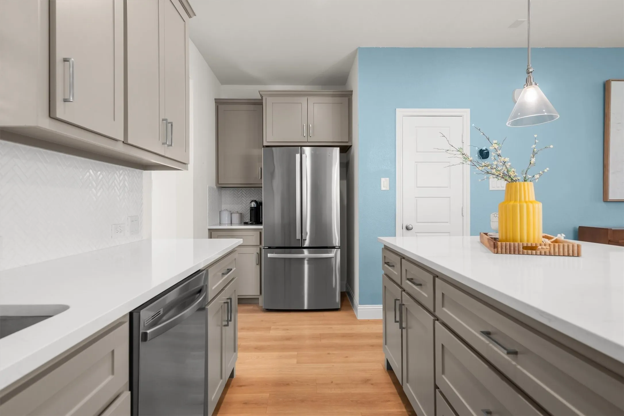 Townhouse For Sale in Tarrant County , 306 Sunset Lane, Fort Worth, Texas 76114, 3 Bedroom, 3 Bathroom, 2 Garage spaces, 1,900 Sqft, built in 2023, mls#21357366, Real Estate Agent in Fort Worth, Homes For Sale in Tarrant county, Homes For Sale in Fort Worth, Realtor in Fort Worth Texas, Real Estate Brokerage Independent Realty Texas, Luminita Cordes Realtor
