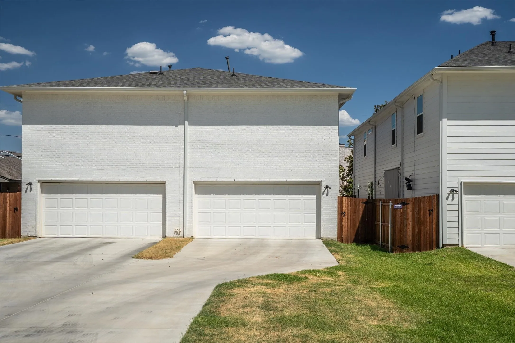 Townhouse For Sale in Tarrant County , 306 Sunset Lane, Fort Worth, Texas 76114, 3 Bedroom, 3 Bathroom, 2 Garage spaces, 1,900 Sqft, built in 2023, mls#21357366, Real Estate Agent in Fort Worth, Homes For Sale in Tarrant county, Homes For Sale in Fort Worth, Realtor in Fort Worth Texas, Real Estate Brokerage Independent Realty Texas, Luminita Cordes Realtor